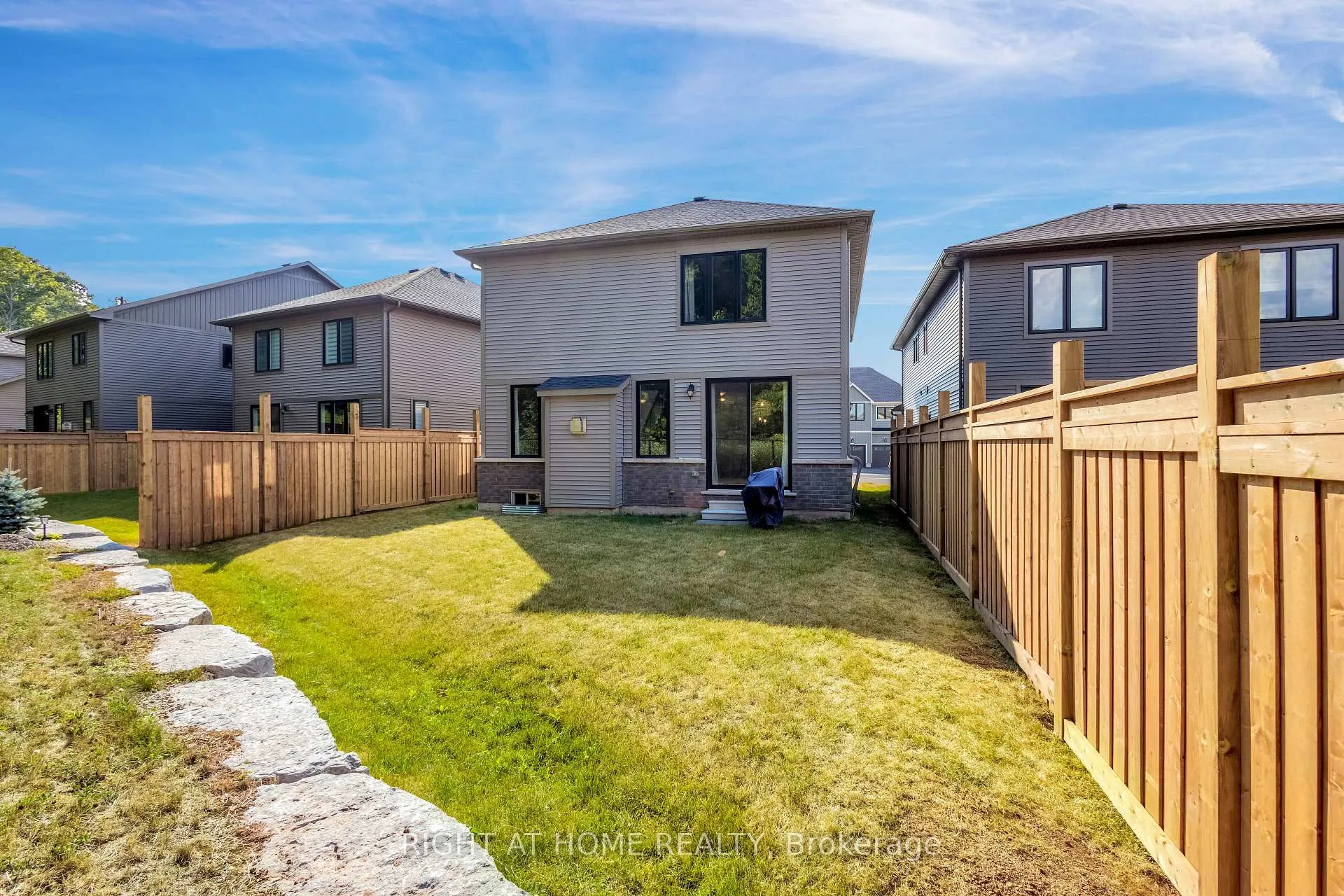 Photo 37 of 120 Terrace Drive, Grimsby, Grimsby East — HOMEH