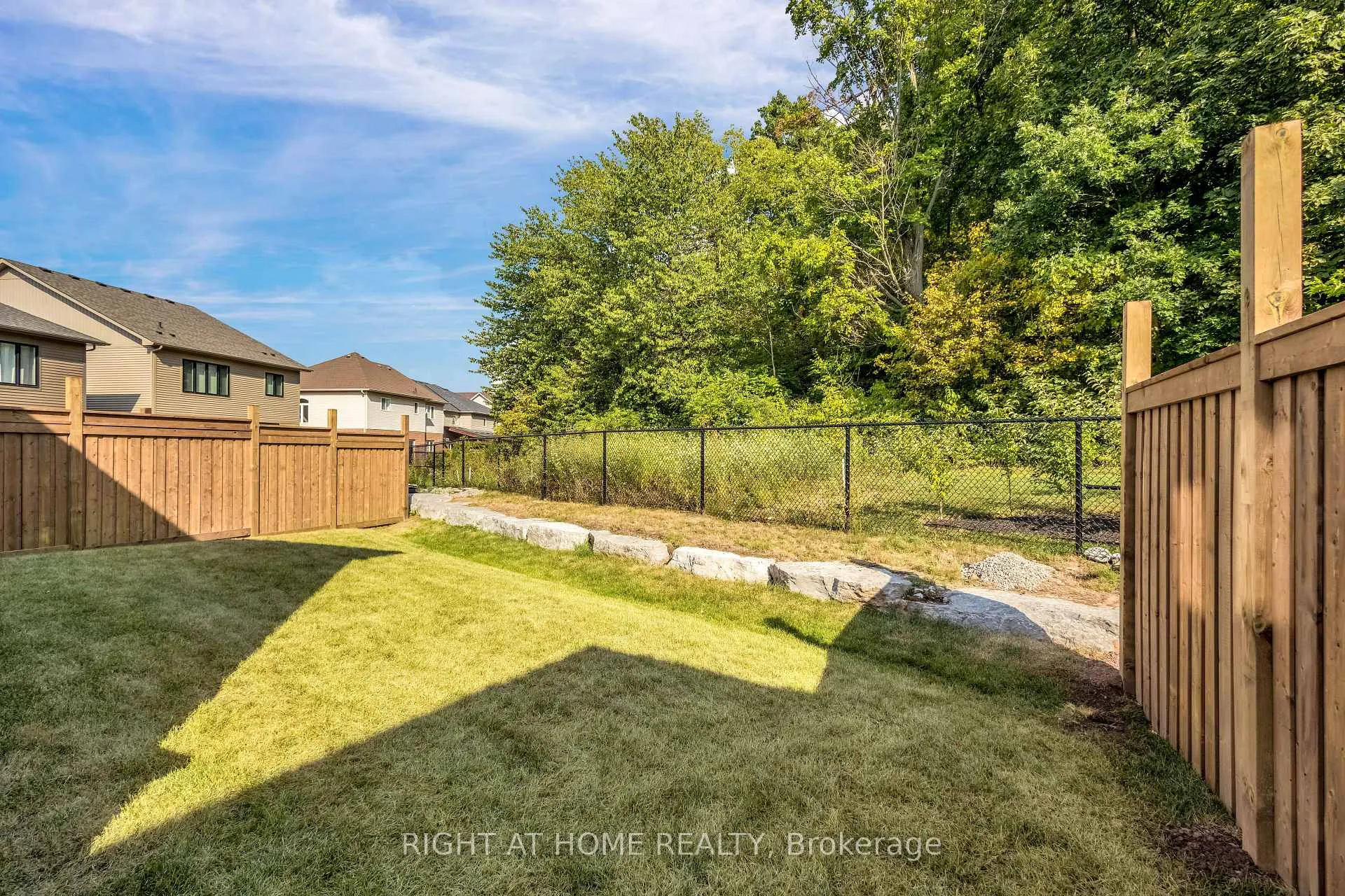 Photo 40 of 120 Terrace Drive, Grimsby, Grimsby East — HOMEH