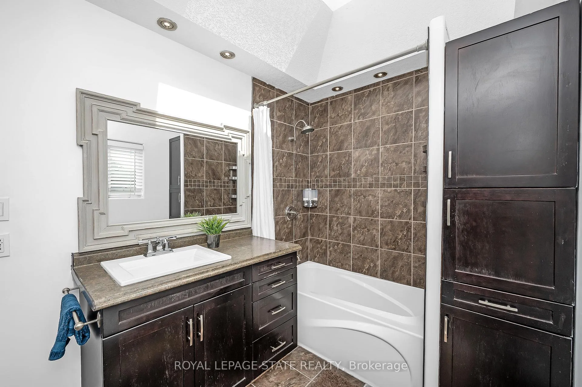Photo 9 of 100 Munn Street, Hamilton, Raleigh — HOMEH