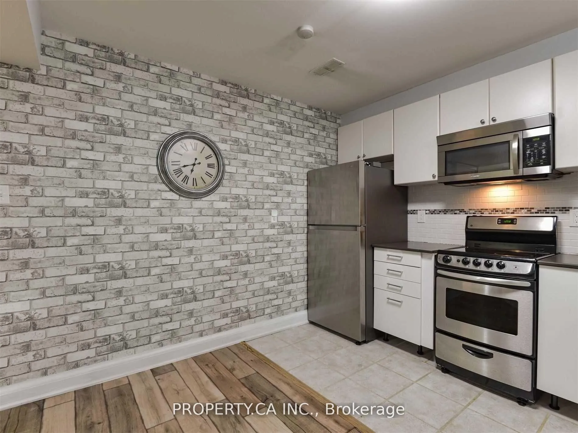 Photo 4 of Unit Bsmt, 20 Gemma Court, Vaughan, Concord — HOMEH