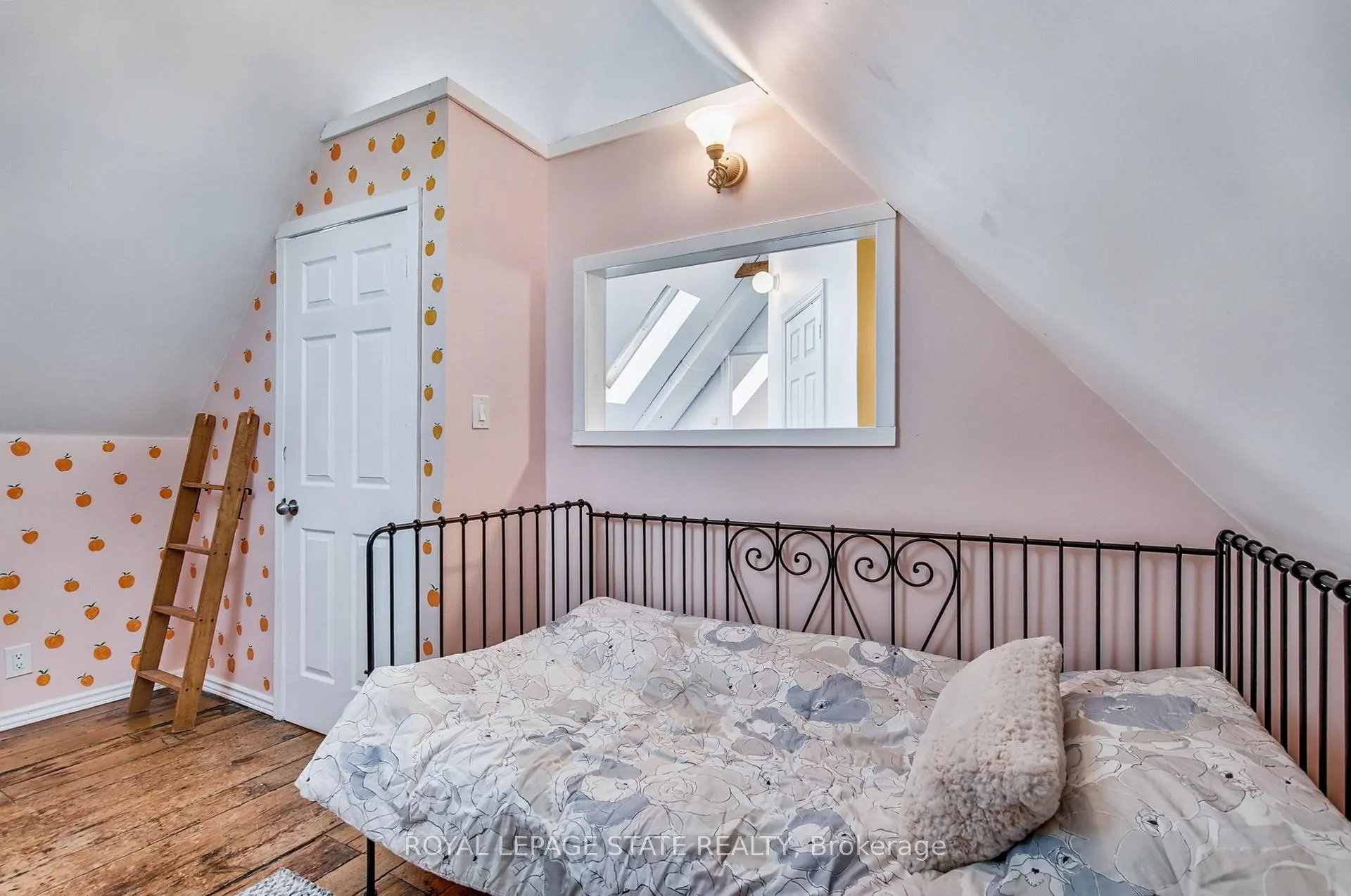 Photo 23 of Unit 1, 20 Locke Street S, Hamilton, Strathcona — HOMEH