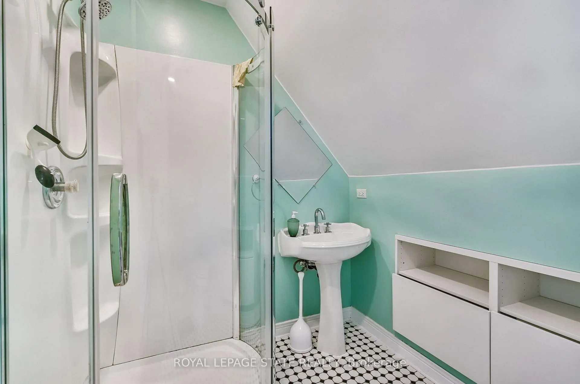 Photo 24 of Unit 1, 20 Locke Street S, Hamilton, Strathcona — HOMEH