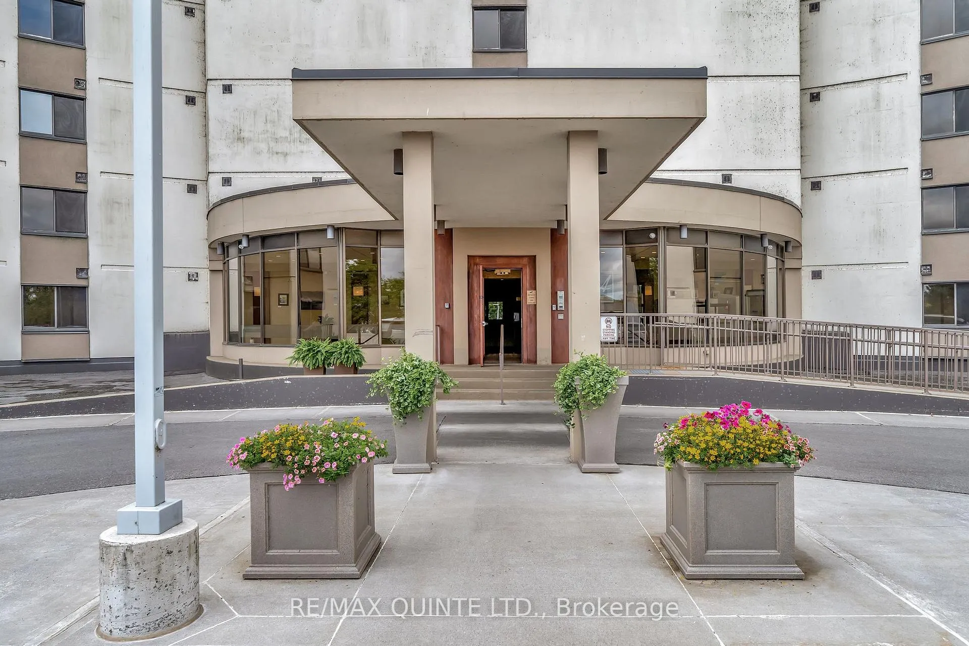 Photo 7 of Unit 807, 2 South Front Street, Belleville, Belleville Ward — HOMEH