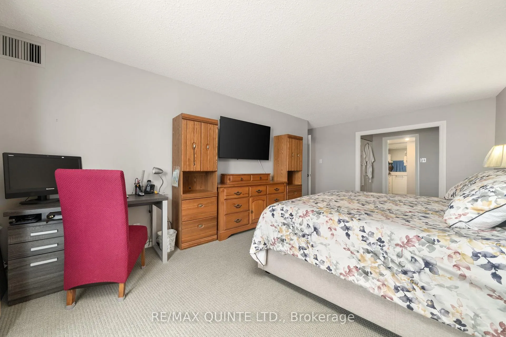 Photo 25 of Unit 807, 2 South Front Street, Belleville, Belleville Ward — HOMEH