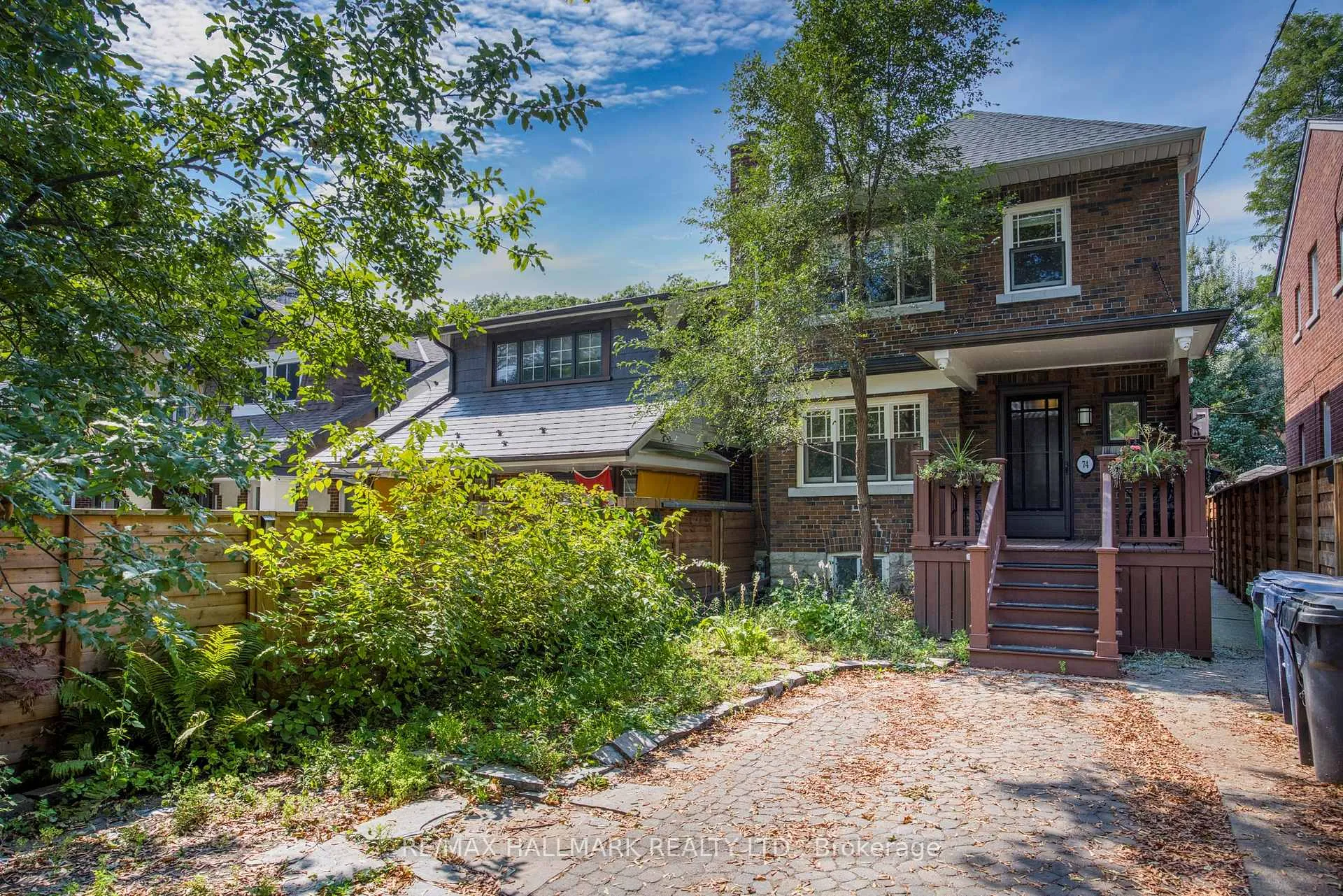Front of Unit Upper, 74 Willow Avenue