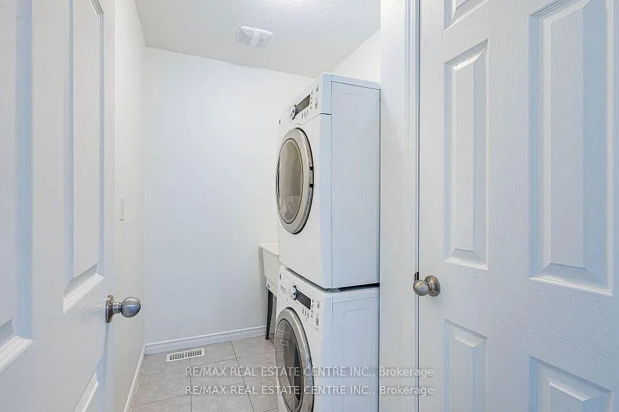 Photo 37 of Unit 99, 135 Hardcastle Drive, Cambridge, Blair Road — HOMEH
