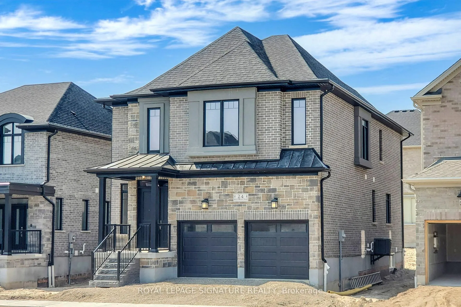 Photo 2 of 24 Hollybrook Trail, Kitchener — HOMEH