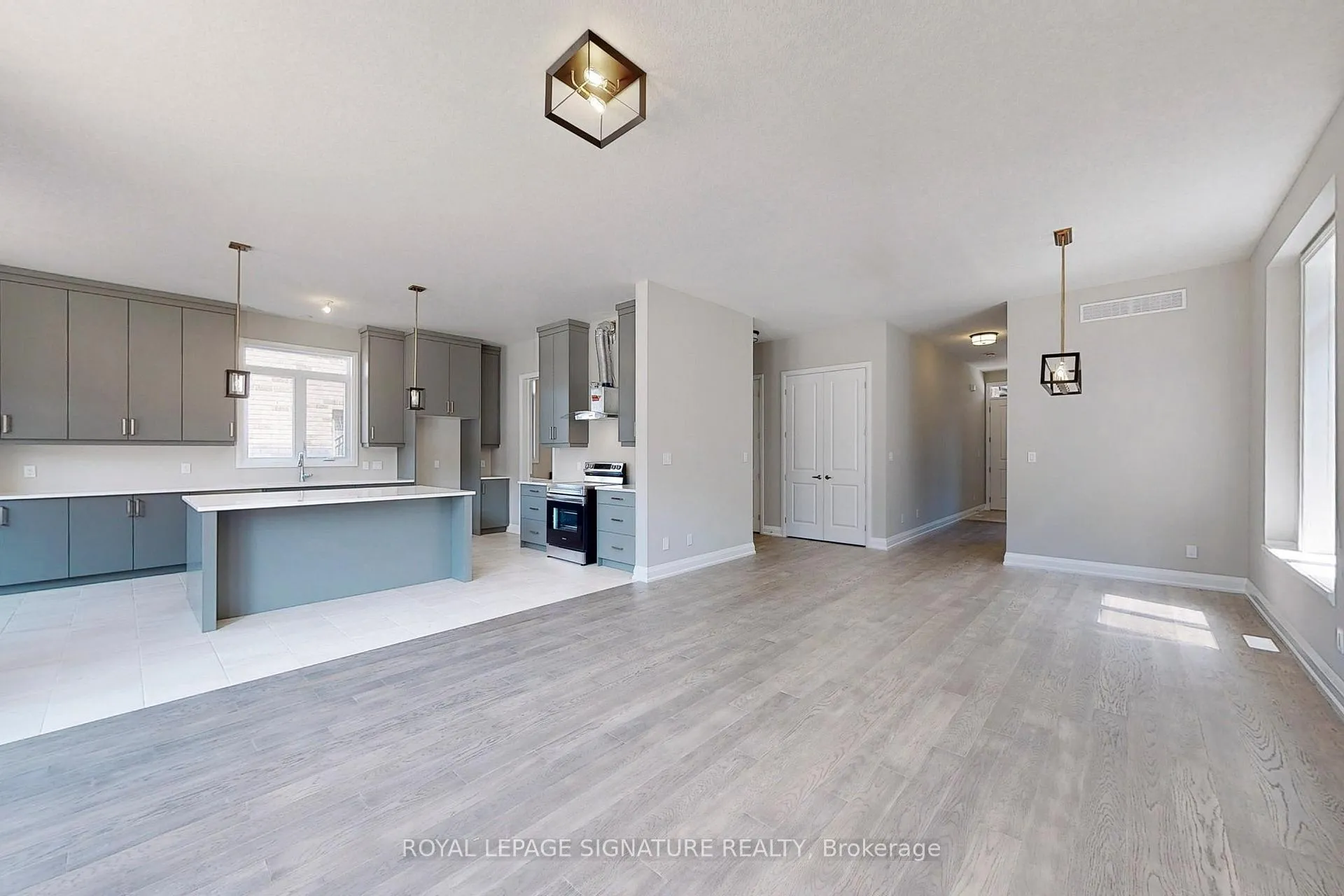 Photo 6 of 24 Hollybrook Trail, Kitchener — HOMEH