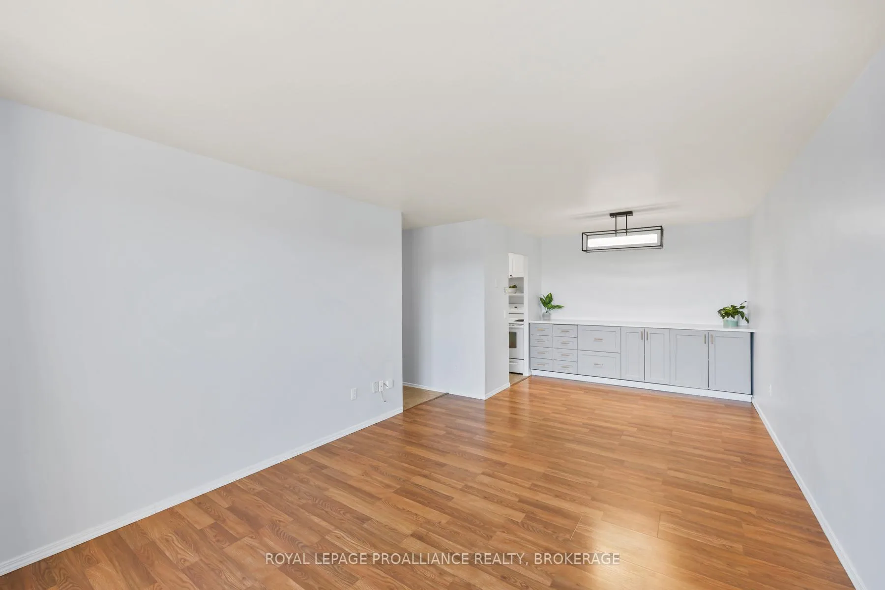 Photo 6 of Unit 507, 334 Queen Mary Road, Kingston, West of Sir John A. Blvd — HOMEH