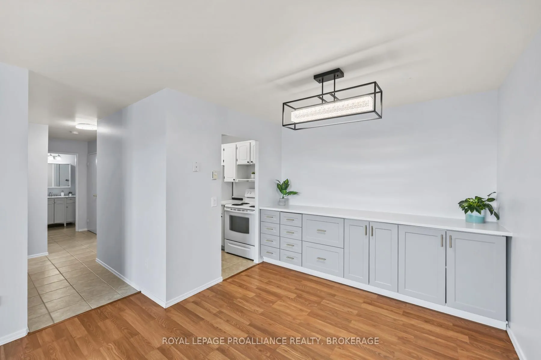 Photo 8 of Unit 507, 334 Queen Mary Road, Kingston, West of Sir John A. Blvd — HOMEH