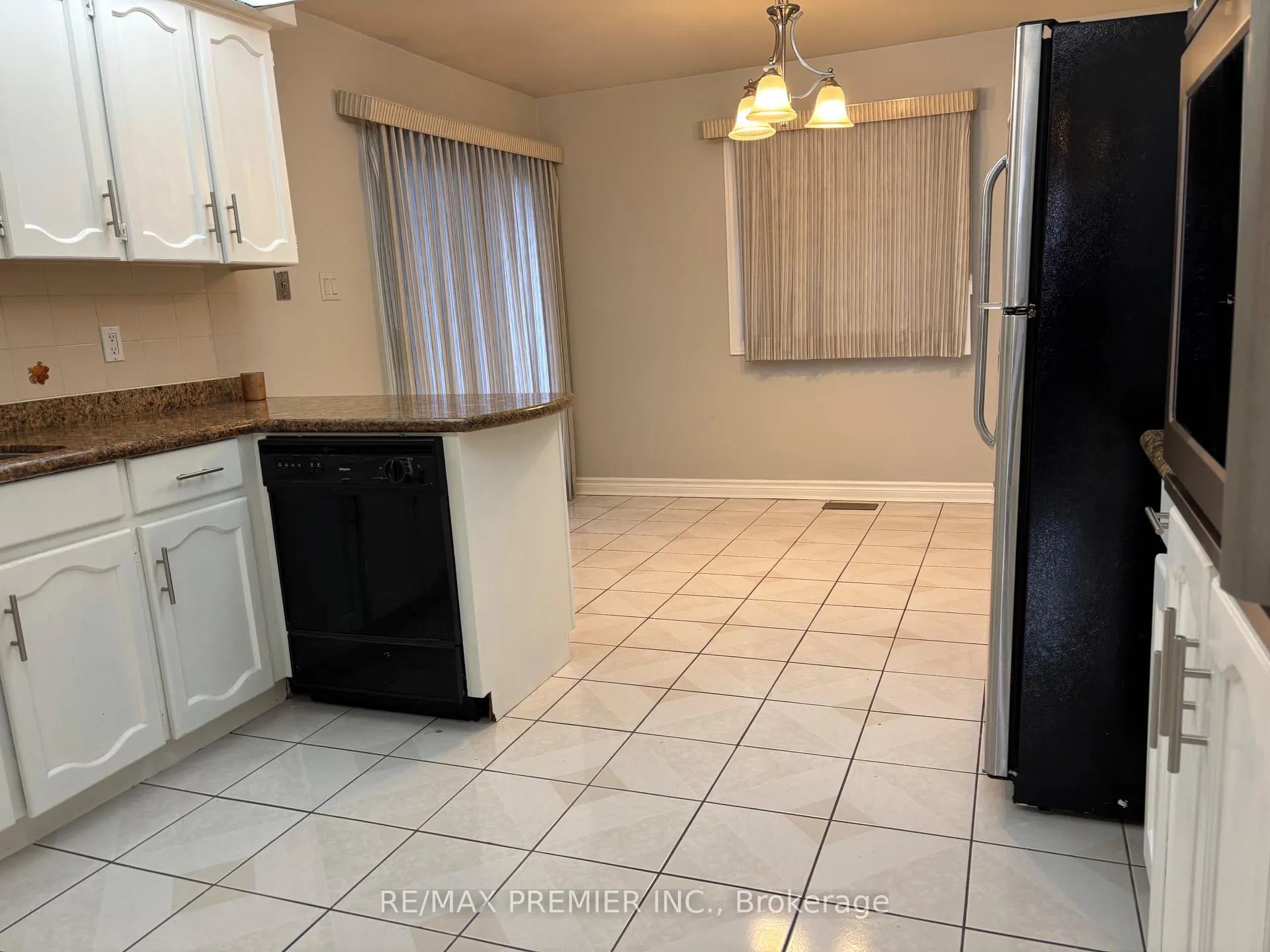 Photo 5 of 84 Marieta Street, Vaughan, East Woodbridge — HOMEH