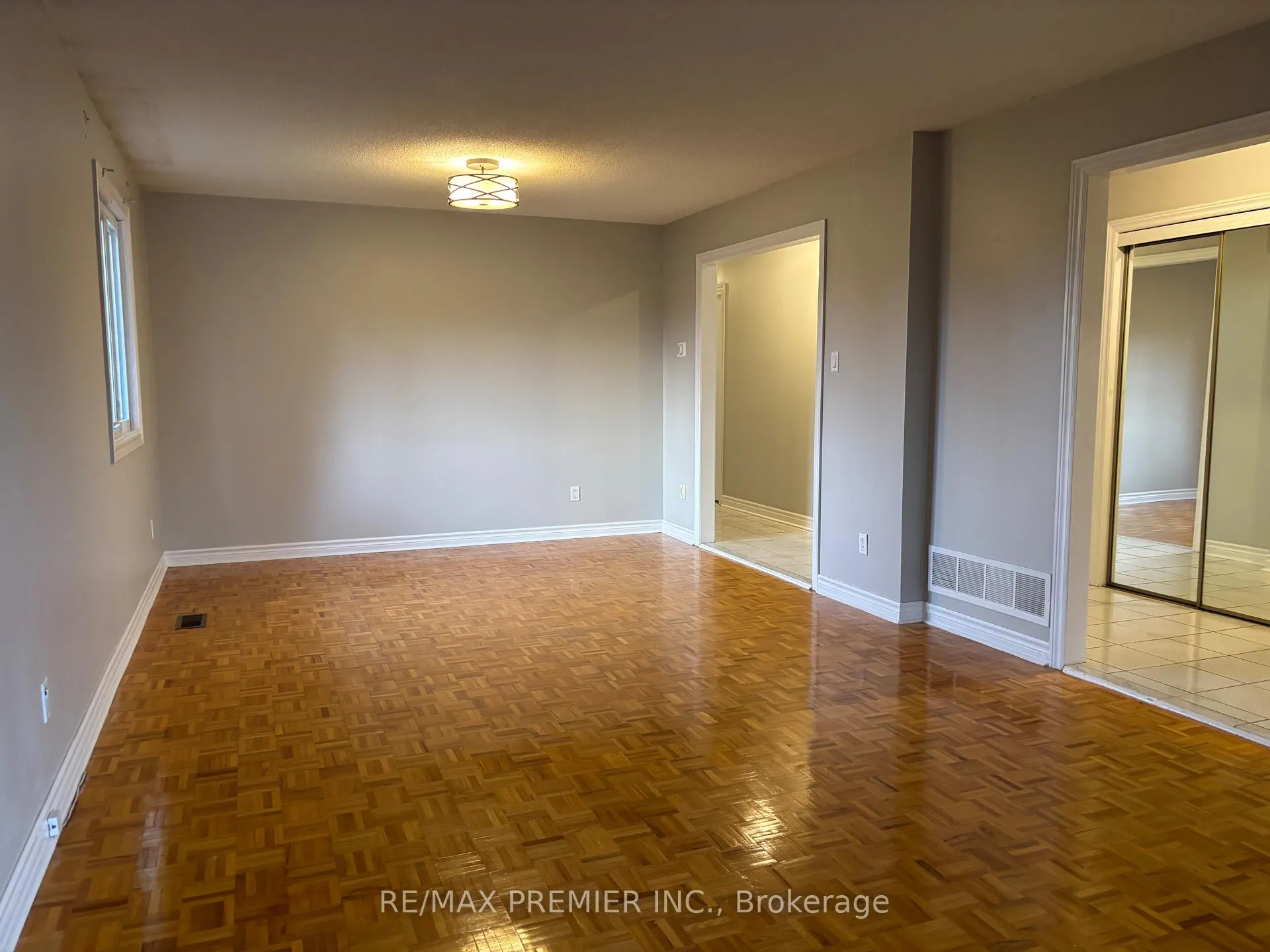 Photo 12 of 84 Marieta Street, Vaughan, East Woodbridge — HOMEH