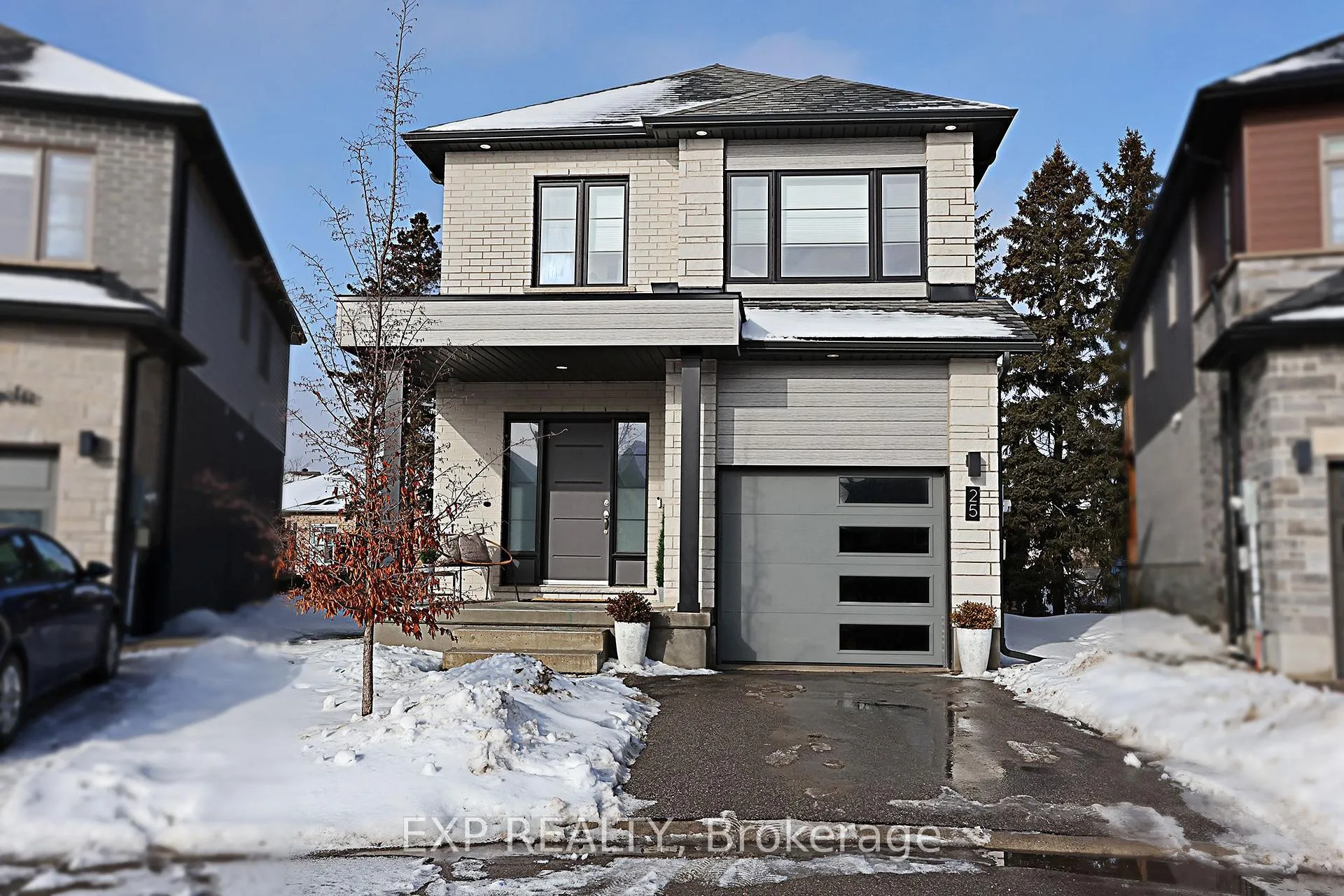 Photo 3 of 25 Ferris Circle, Guelph, Clairfields/Hanlon Business Park — HOMEH