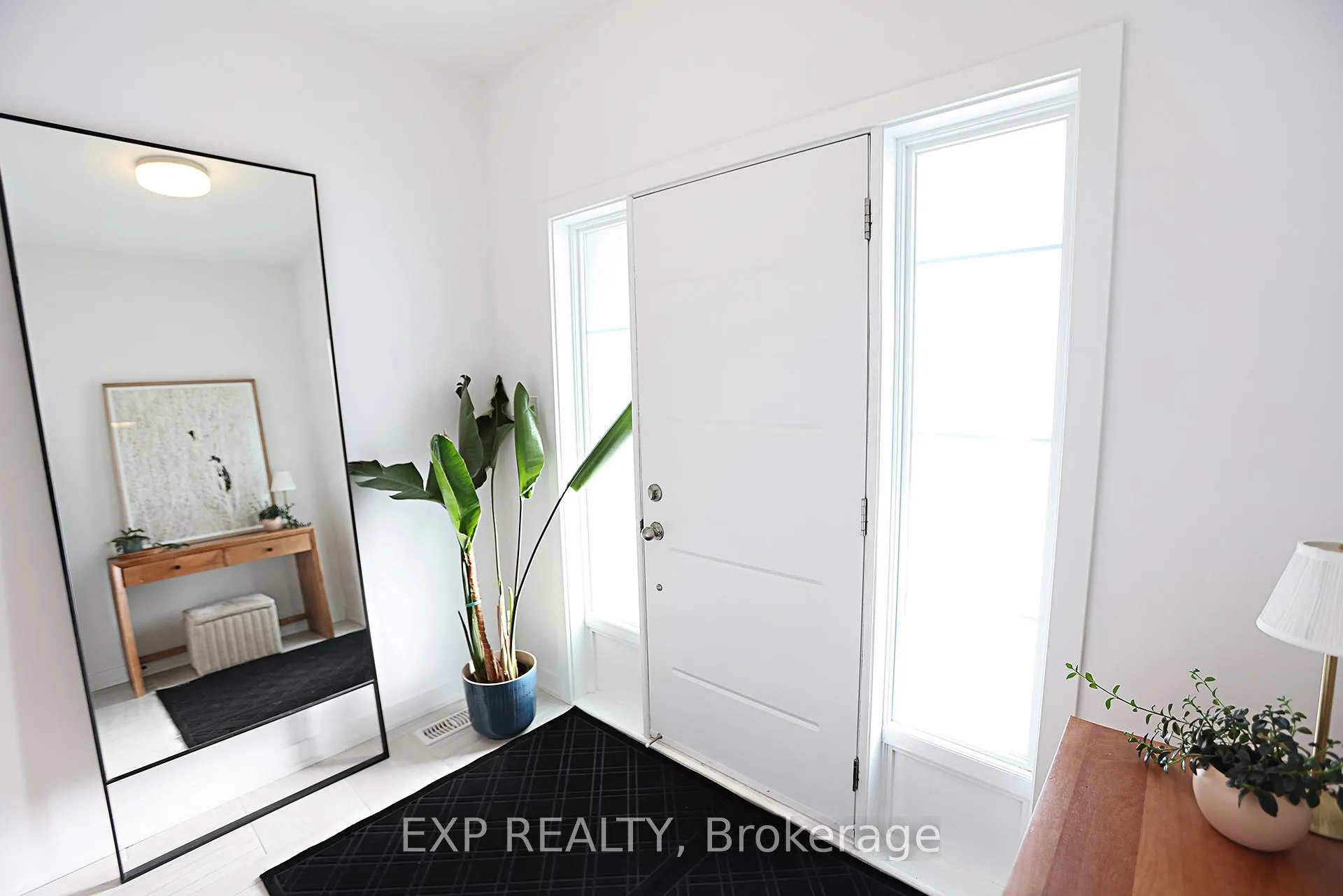 Photo 7 of 25 Ferris Circle, Guelph, Clairfields/Hanlon Business Park — HOMEH