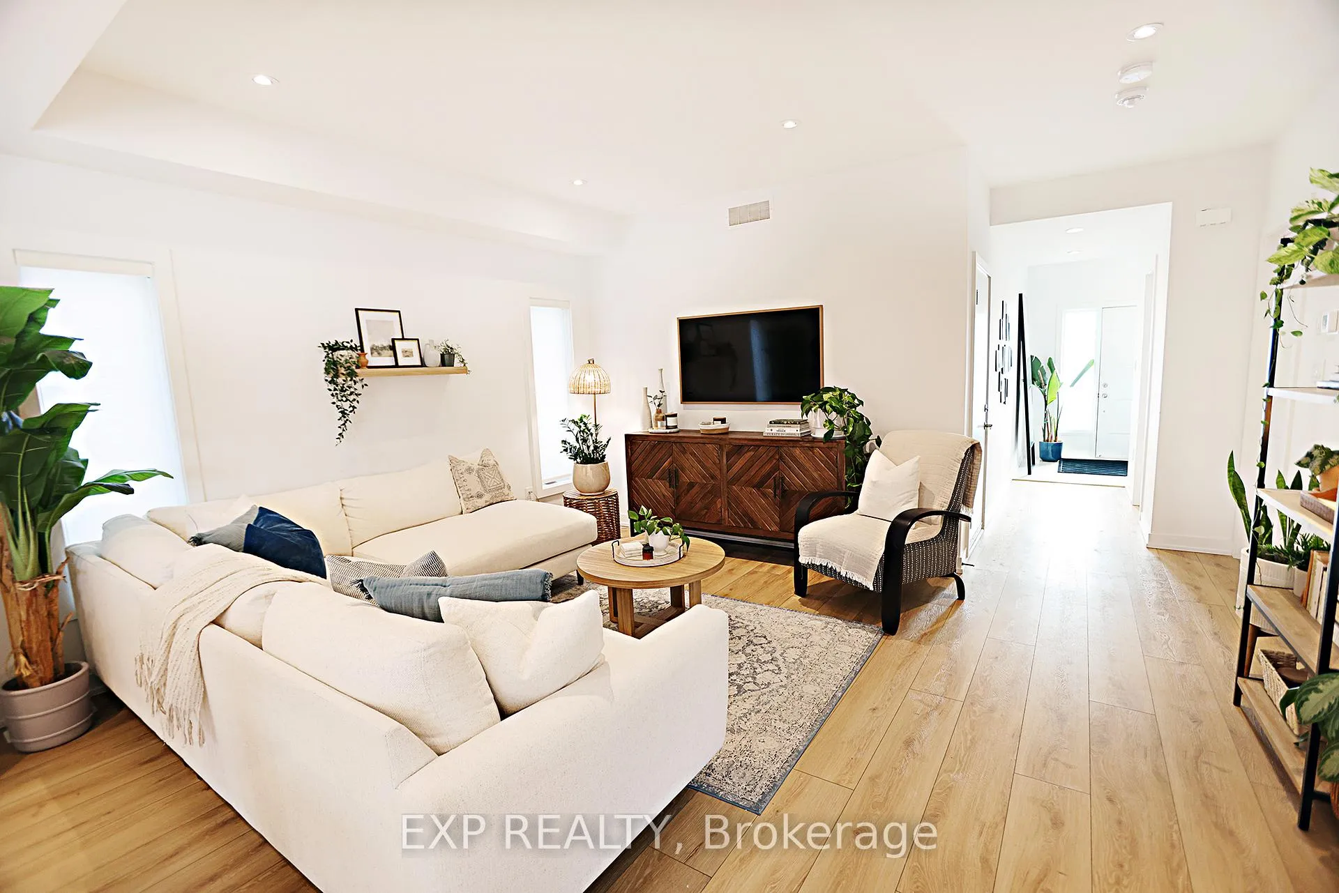 Photo 18 of 25 Ferris Circle, Guelph, Clairfields/Hanlon Business Park — HOMEH