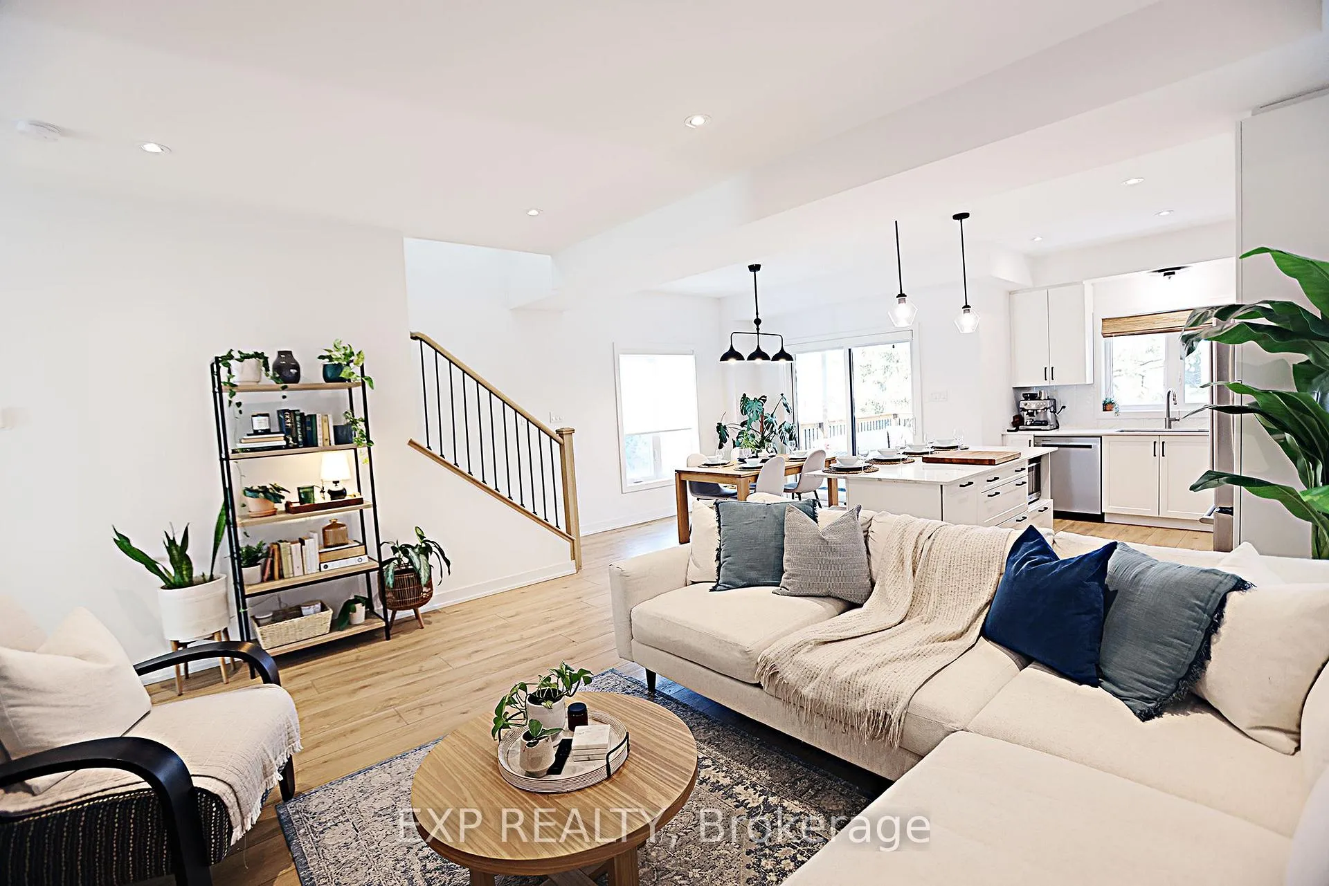 Photo 19 of 25 Ferris Circle, Guelph, Clairfields/Hanlon Business Park — HOMEH