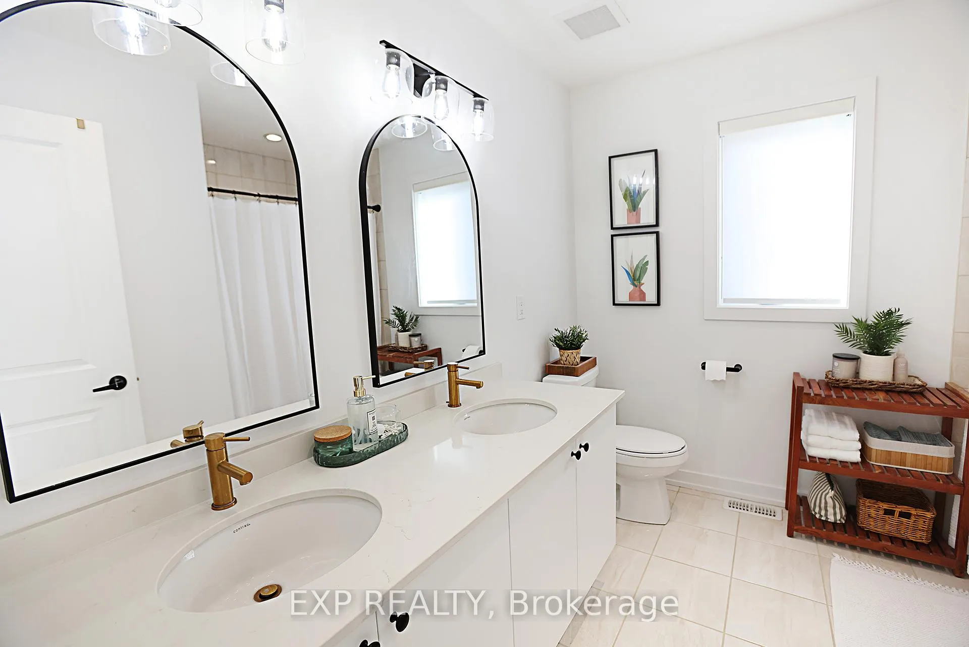 Photo 26 of 25 Ferris Circle, Guelph, Clairfields/Hanlon Business Park — HOMEH