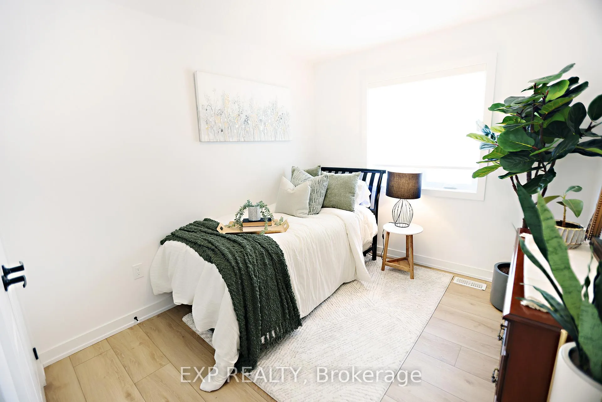 Photo 27 of 25 Ferris Circle, Guelph, Clairfields/Hanlon Business Park — HOMEH