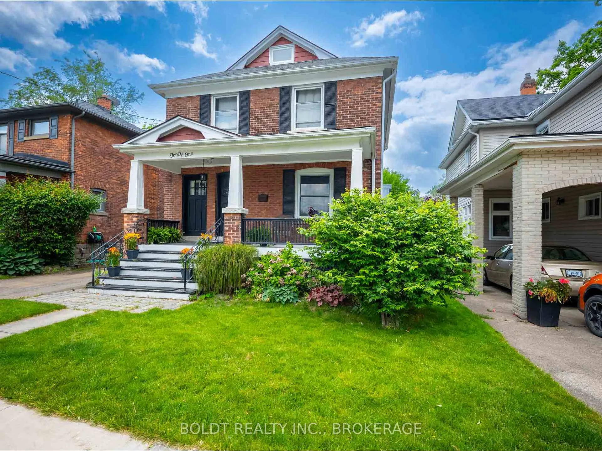 Photo 2 of 41 Thomas Street, St. Catharines, Downtown — HOMEH