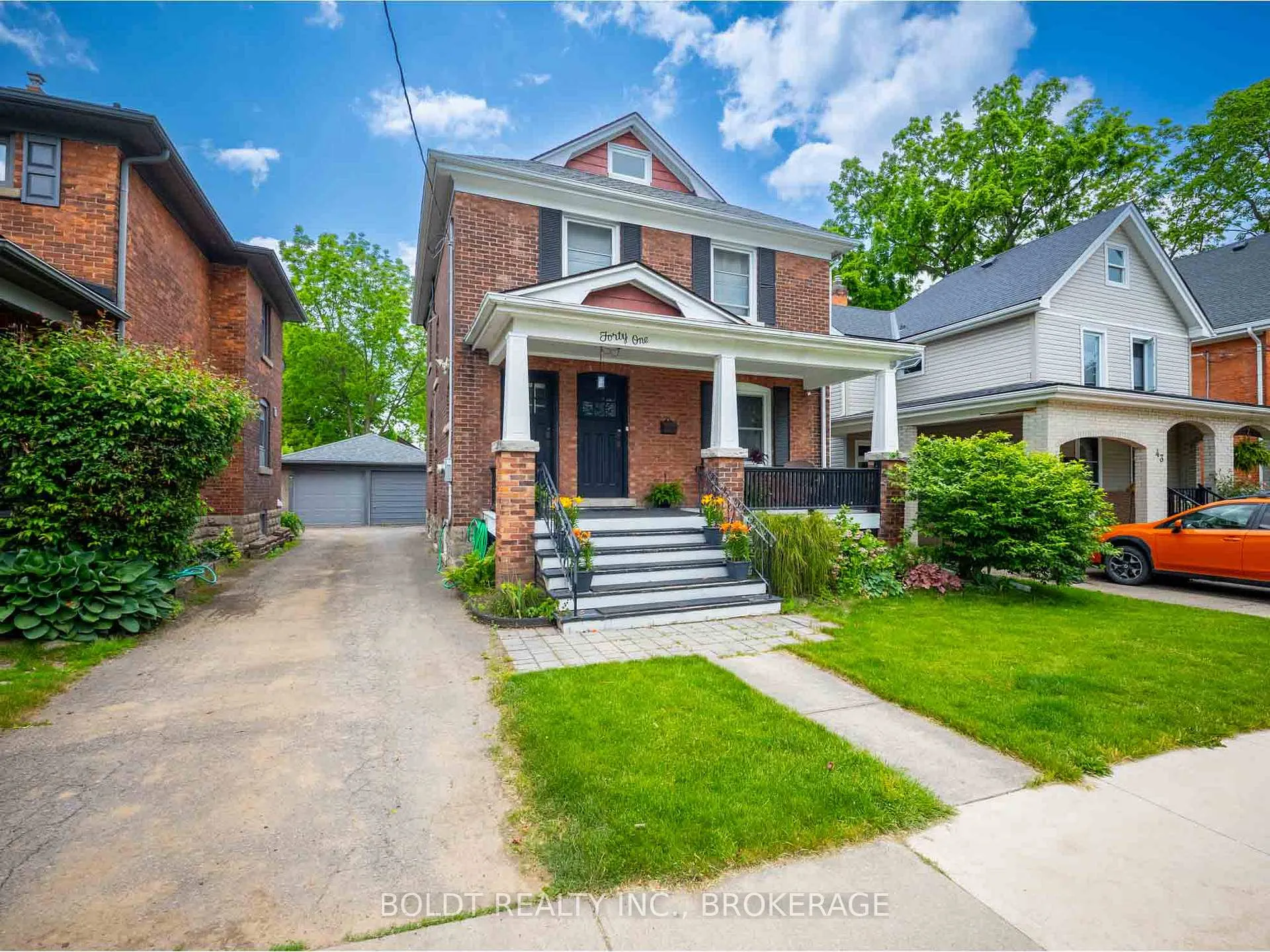 Photo 3 of 41 Thomas Street, St. Catharines, Downtown — HOMEH