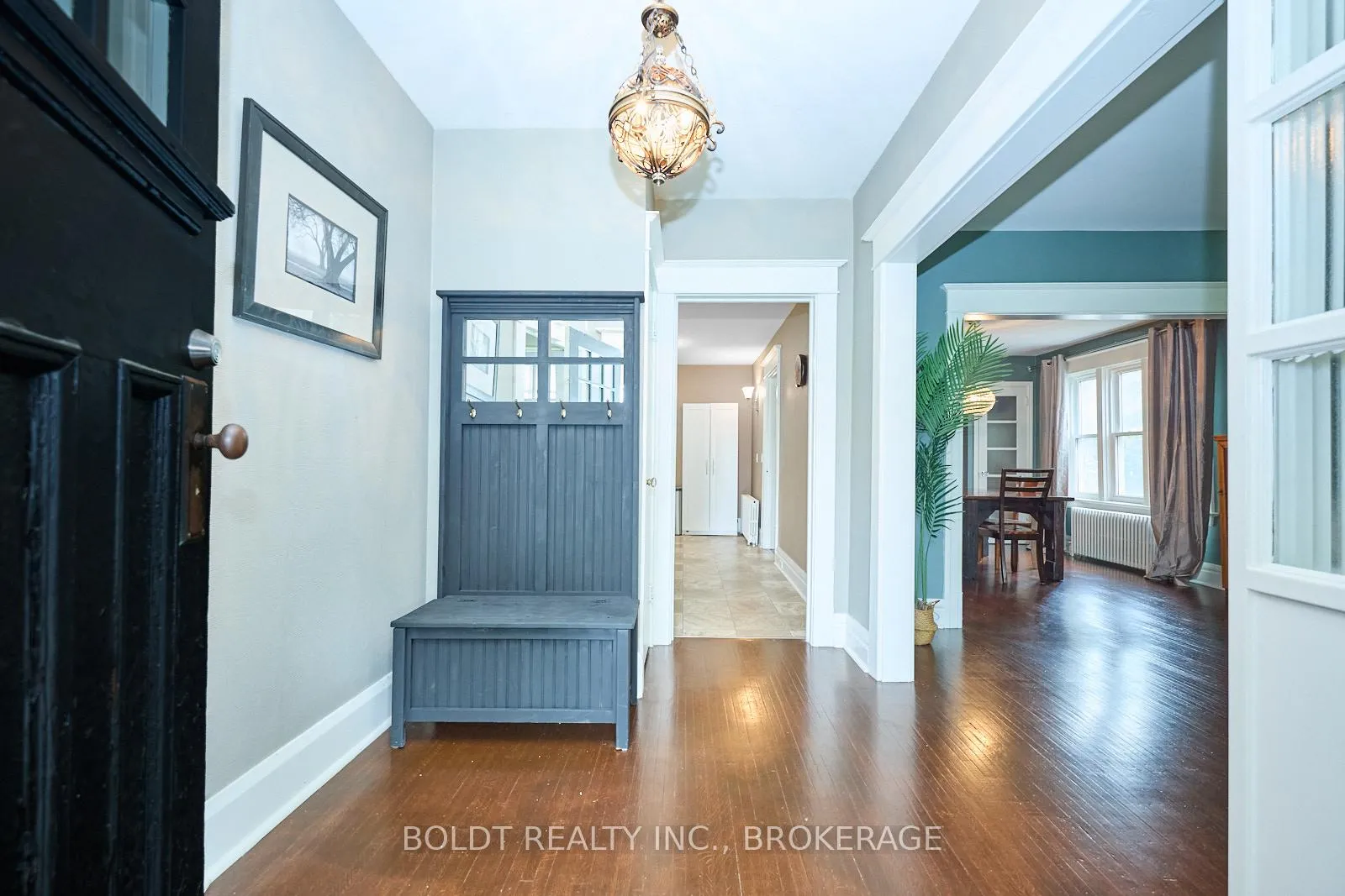 Photo 4 of 41 Thomas Street, St. Catharines, Downtown — HOMEH