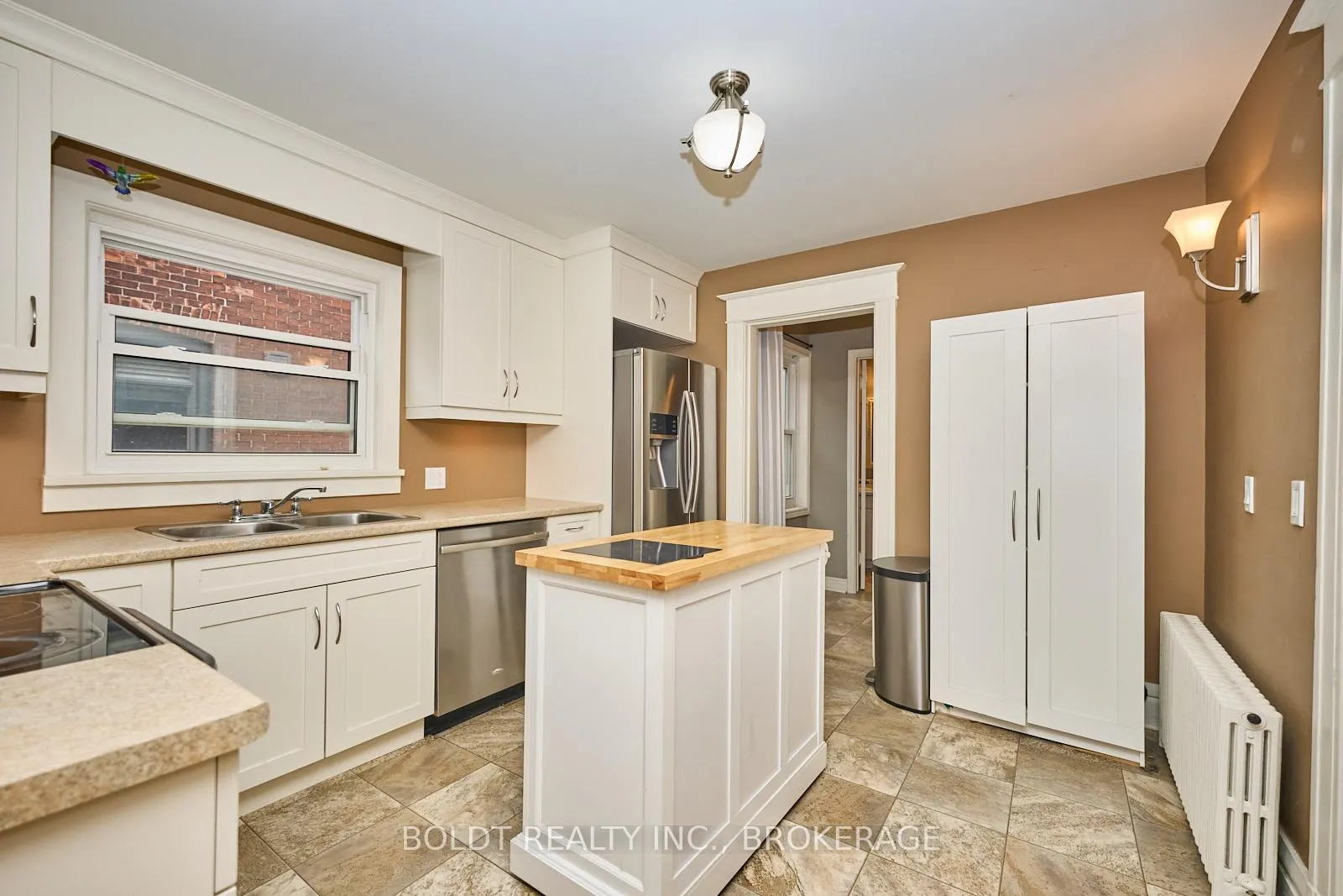 Photo 10 of 41 Thomas Street, St. Catharines, Downtown — HOMEH