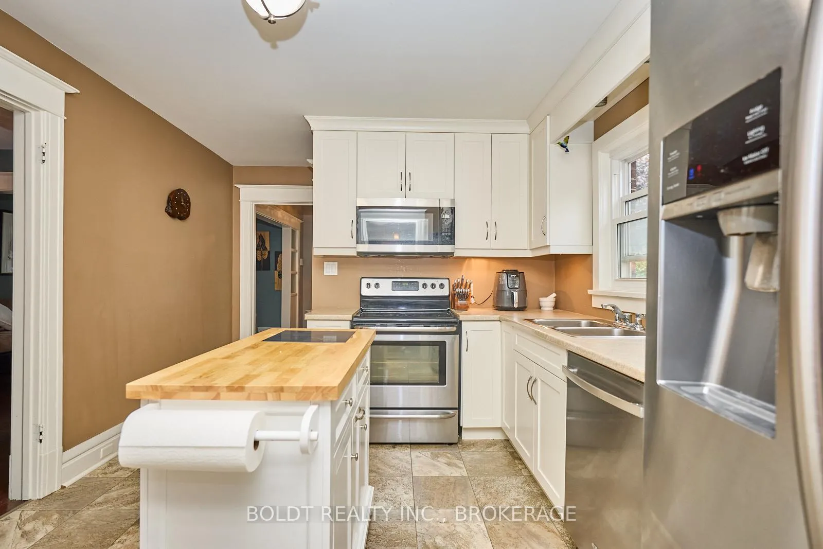 Photo 11 of 41 Thomas Street, St. Catharines, Downtown — HOMEH