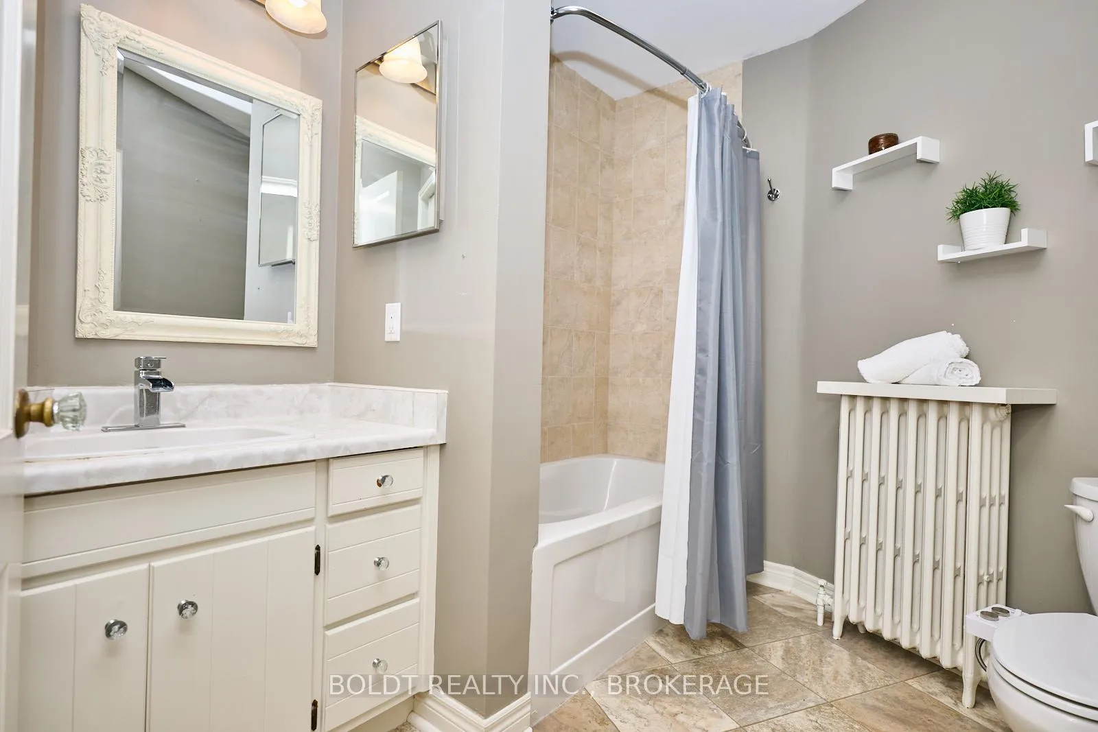 Photo 12 of 41 Thomas Street, St. Catharines, Downtown — HOMEH