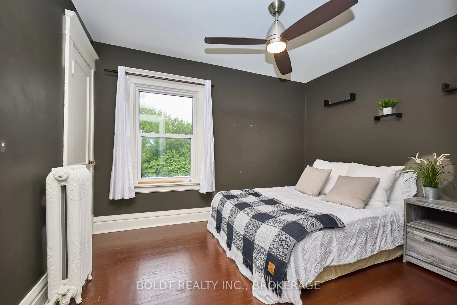 Photo 22 of 41 Thomas Street, St. Catharines, Downtown — HOMEH