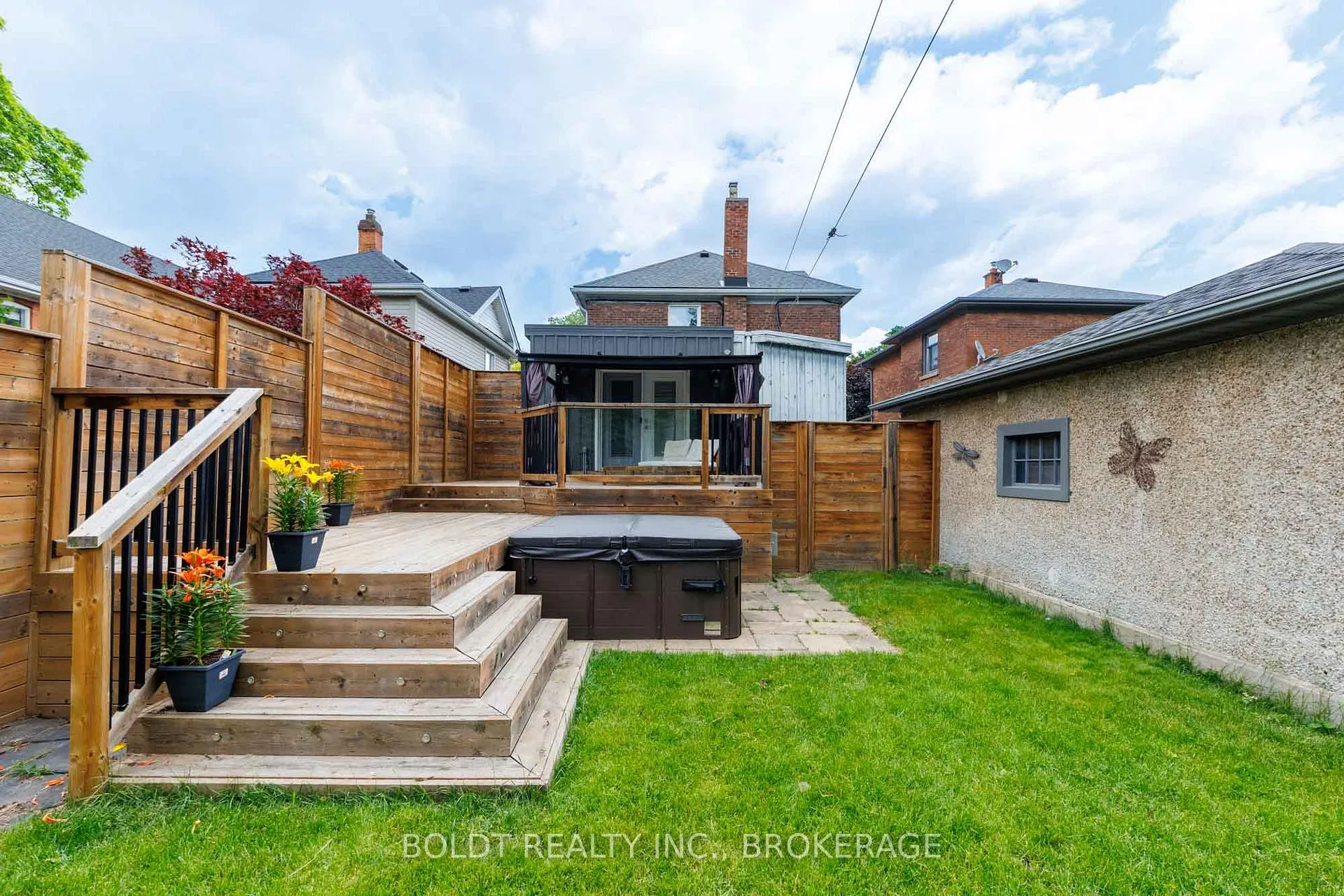 Photo 23 of 41 Thomas Street, St. Catharines, Downtown — HOMEH