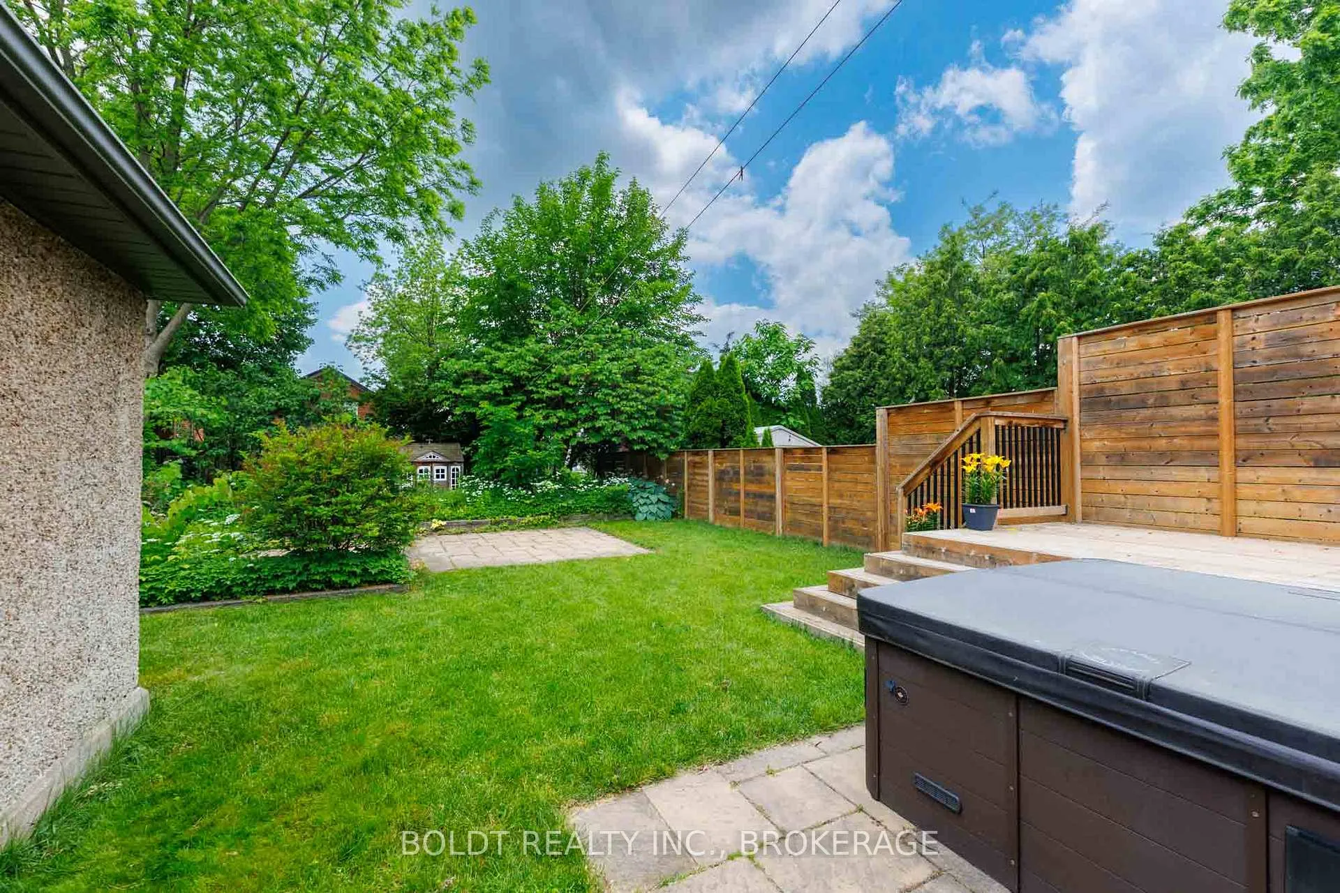Photo 24 of 41 Thomas Street, St. Catharines, Downtown — HOMEH