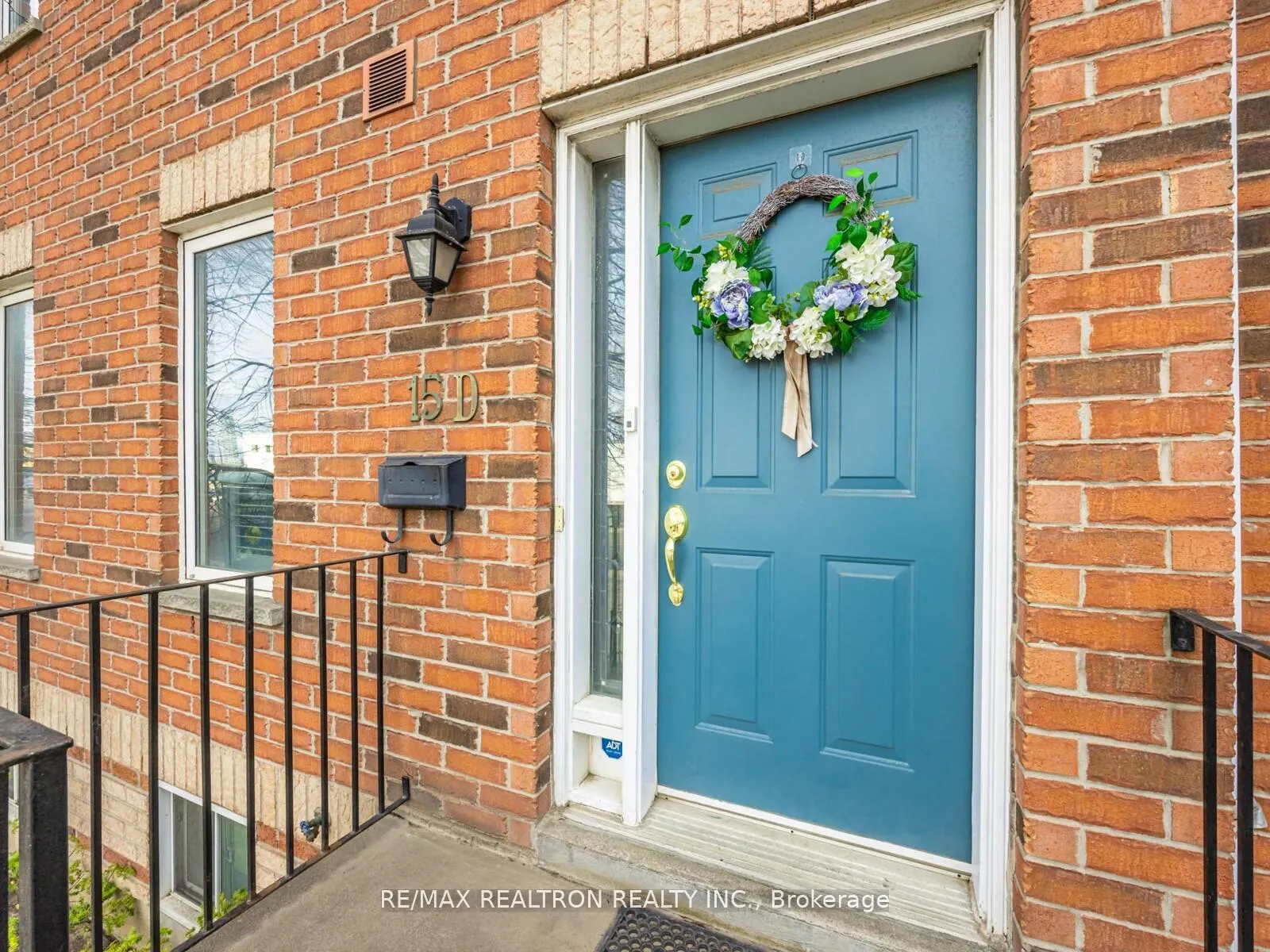 Photo 2 of 15D Overlea Boulevard, Toronto, Thorncliffe Park — HOMEH