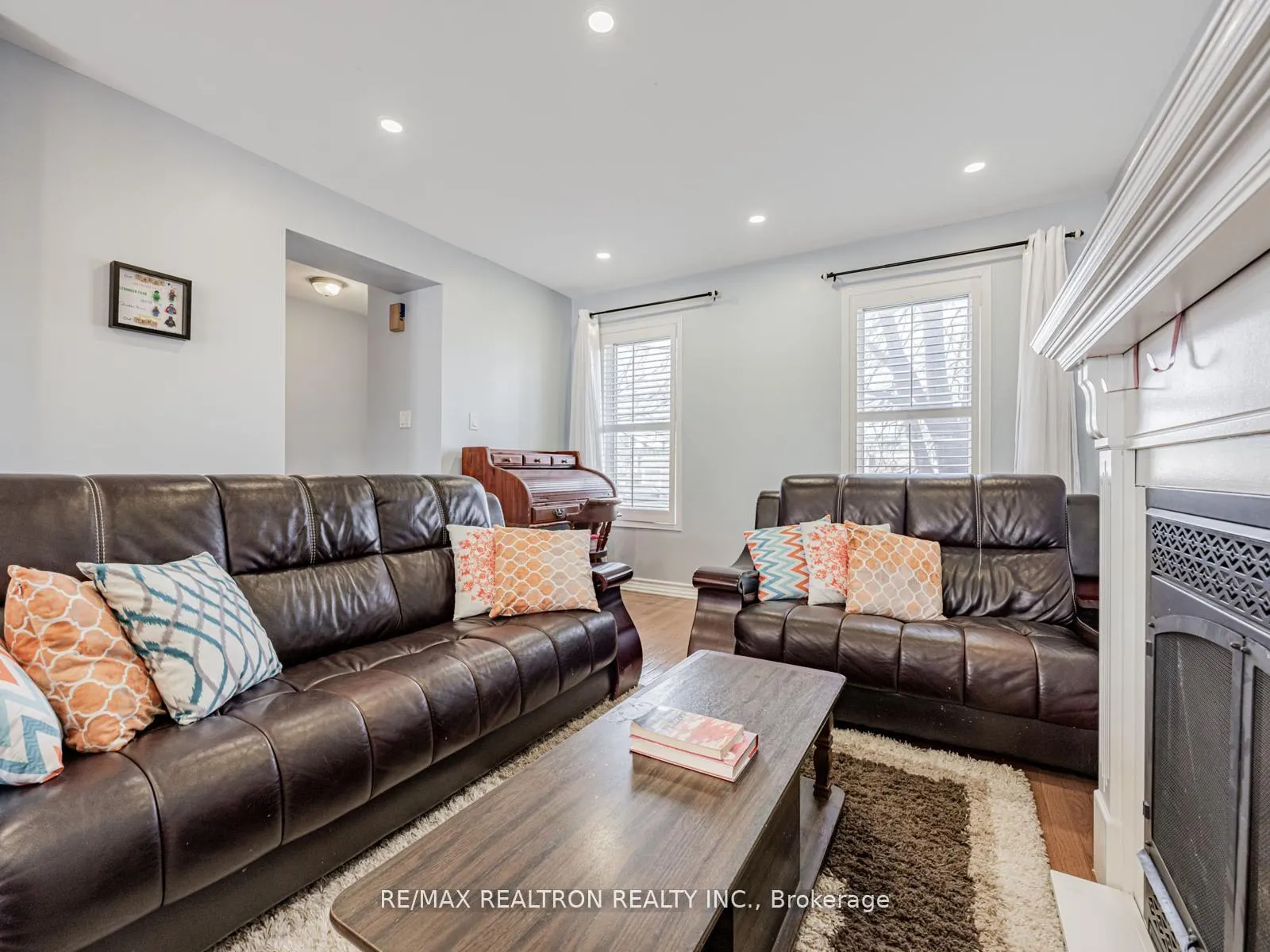Photo 5 of 15D Overlea Boulevard, Toronto, Thorncliffe Park — HOMEH