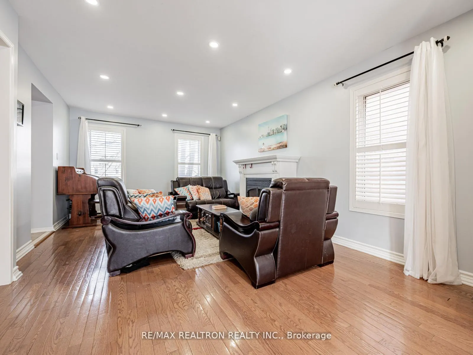 Photo 7 of 15D Overlea Boulevard, Toronto, Thorncliffe Park — HOMEH