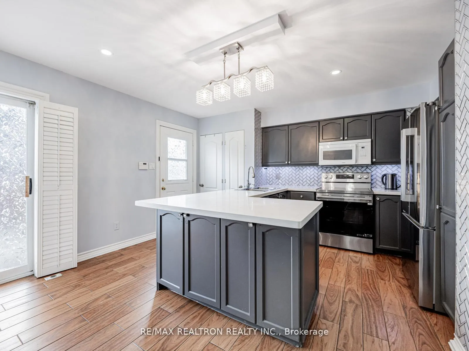 Photo 8 of 15D Overlea Boulevard, Toronto, Thorncliffe Park — HOMEH