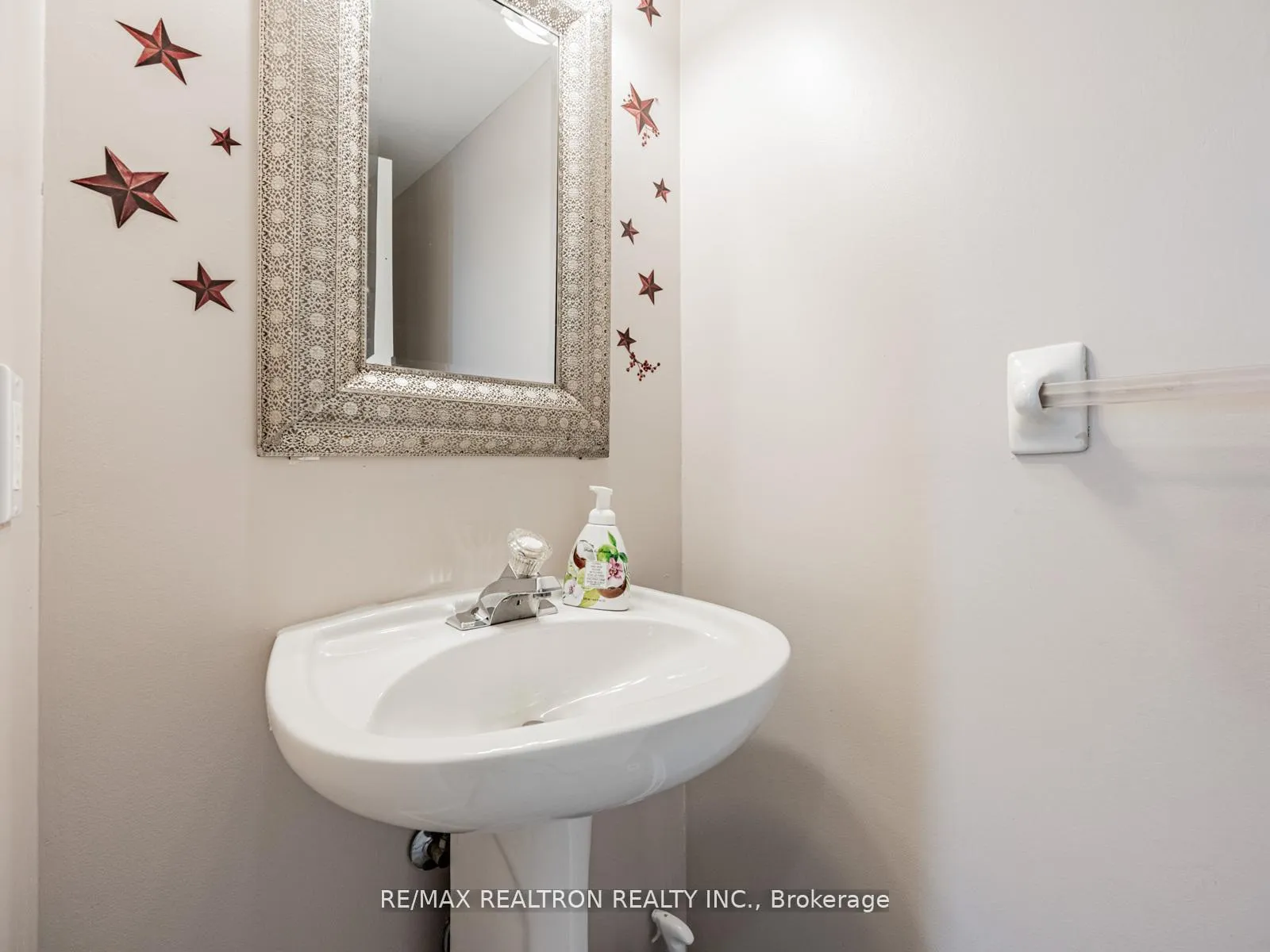 Photo 14 of 15D Overlea Boulevard, Toronto, Thorncliffe Park — HOMEH