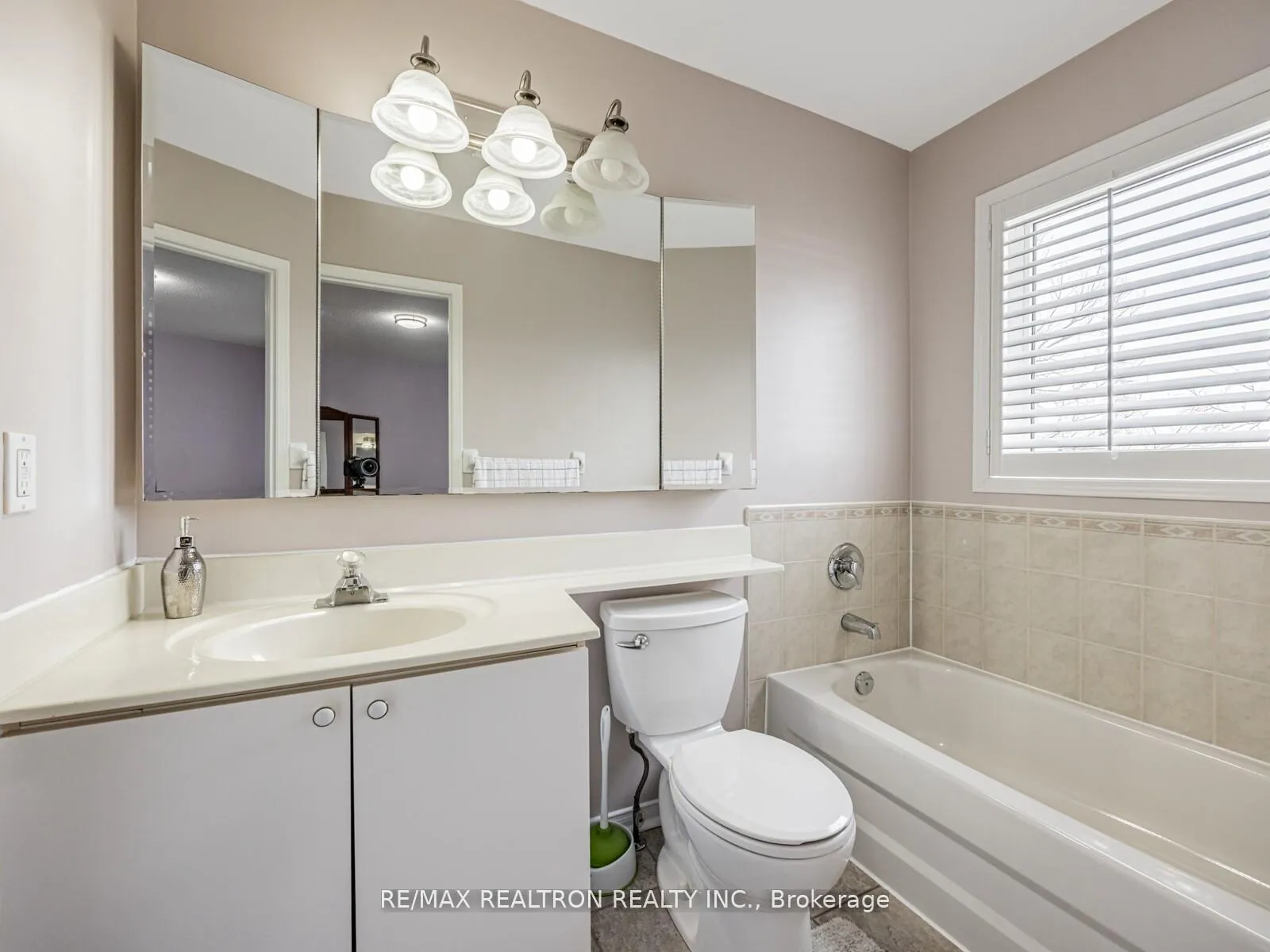 Photo 18 of 15D Overlea Boulevard, Toronto, Thorncliffe Park — HOMEH