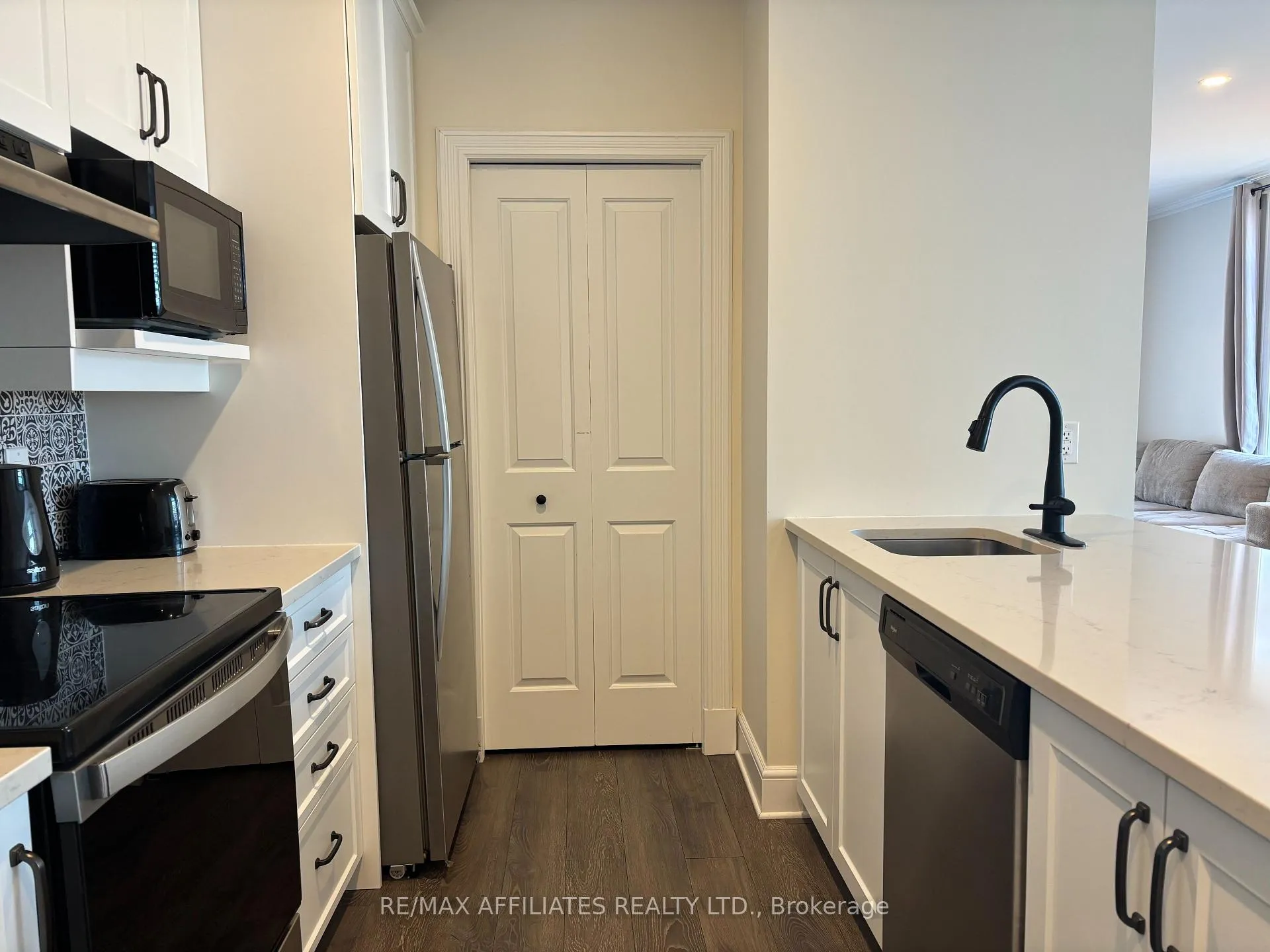 Photo 6 of Unit 201, 20 Beckwith Street, Smiths Falls — HOMEH