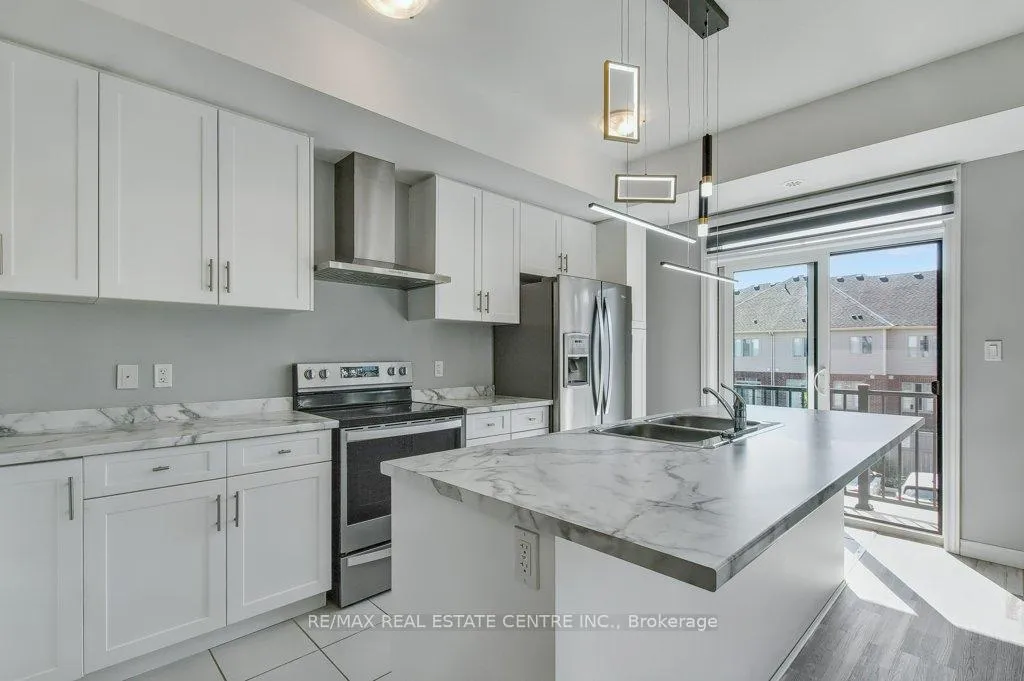 Photo 2 of 190 Wheat Lane, Kitchener — HOMEH