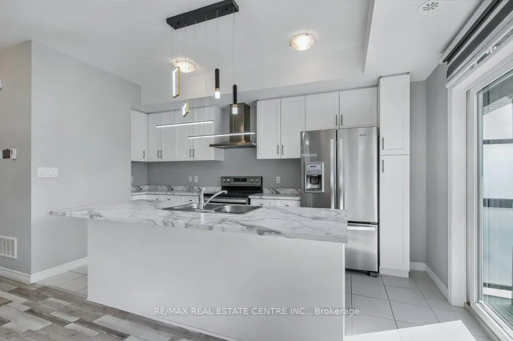 Photo 3 of 190 Wheat Lane, Kitchener — HOMEH