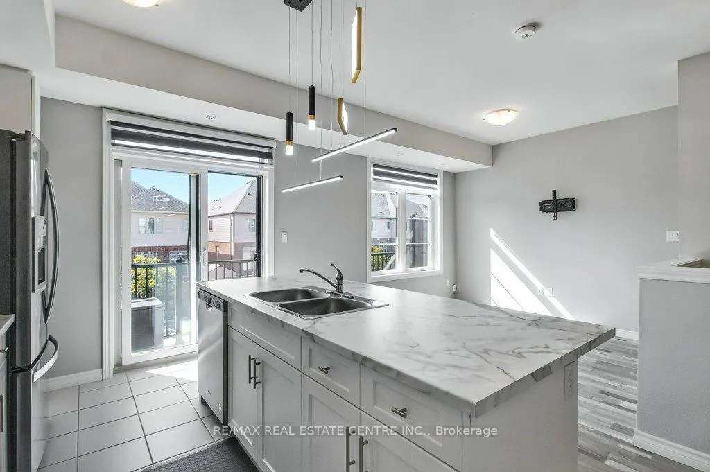 Photo 6 of 190 Wheat Lane, Kitchener — HOMEH