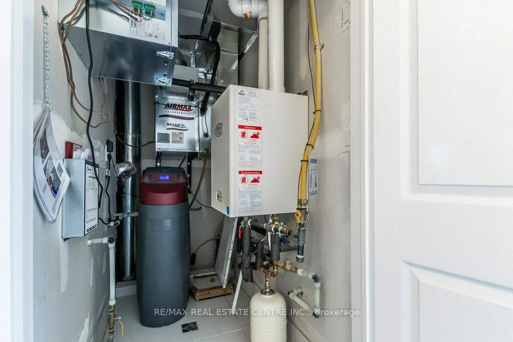Photo 27 of 190 Wheat Lane, Kitchener — HOMEH
