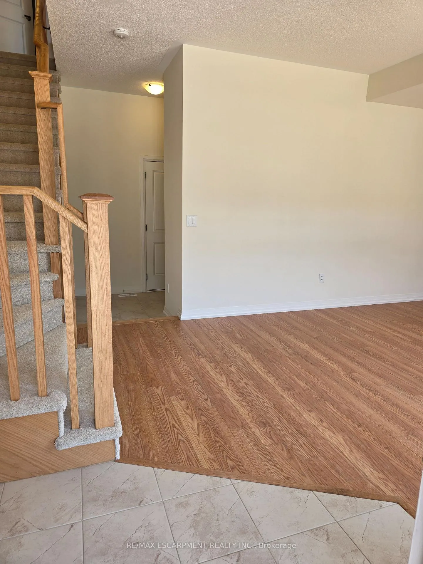 Photo 6 of 464 Provident Way, Hamilton, Mount Hope — HOMEH