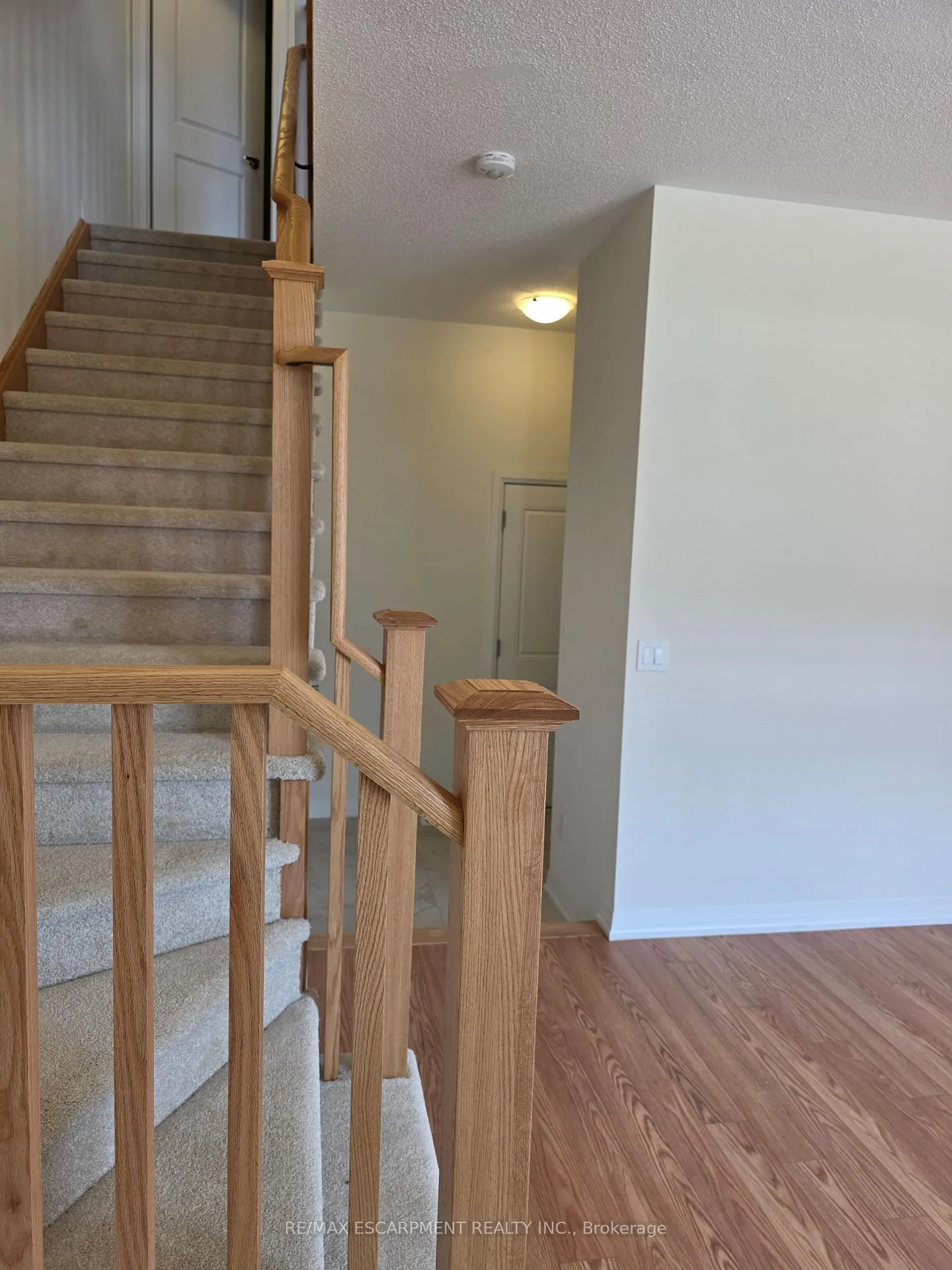 Photo 7 of 464 Provident Way, Hamilton, Mount Hope — HOMEH