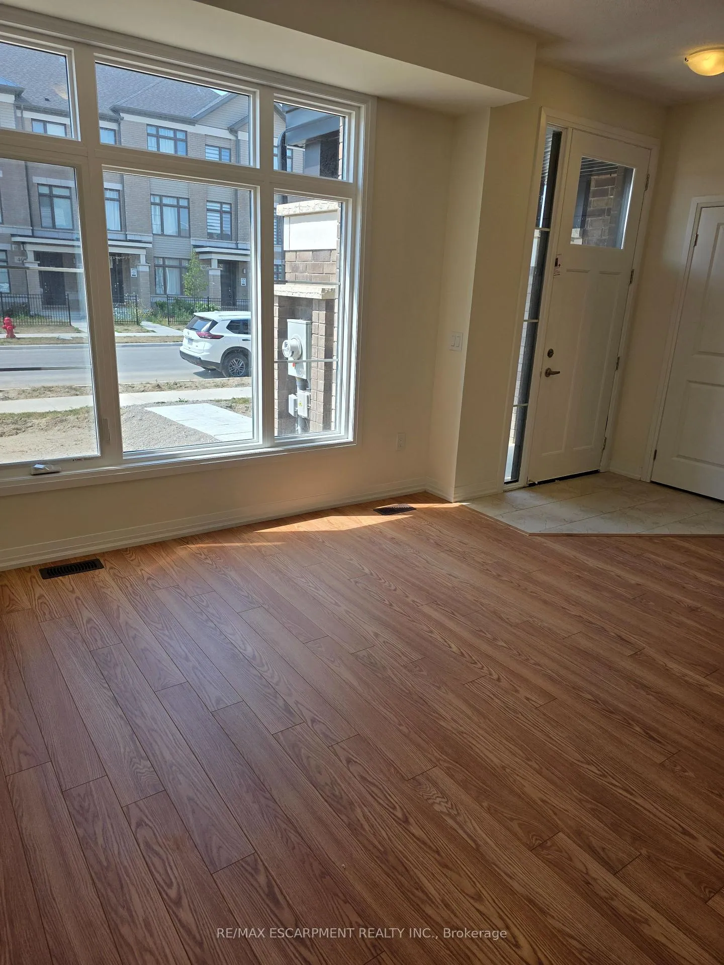 Photo 9 of 464 Provident Way, Hamilton, Mount Hope — HOMEH