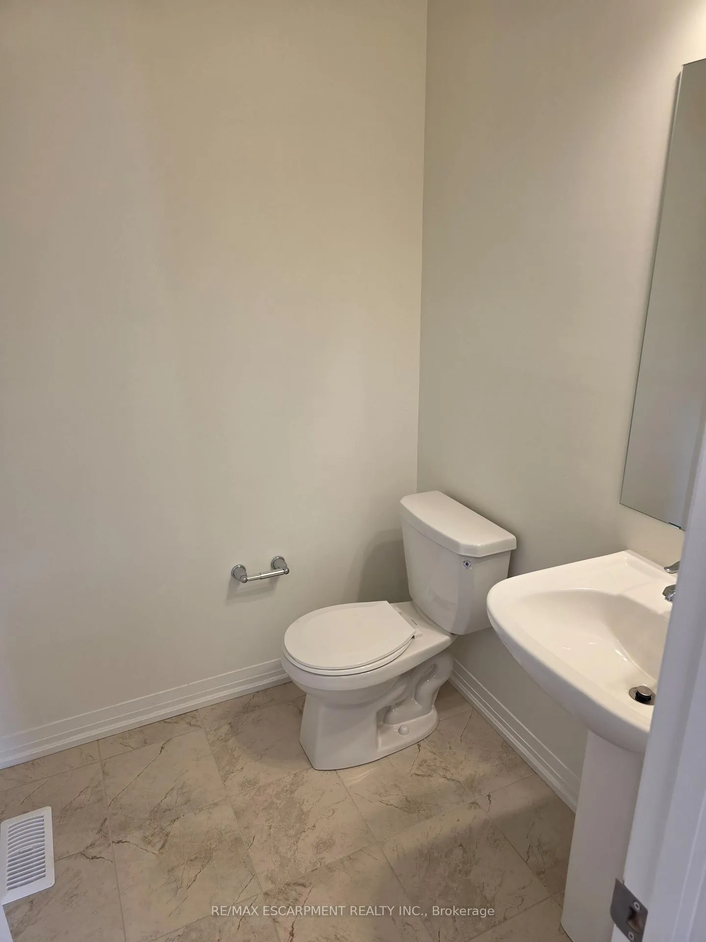 Photo 11 of 464 Provident Way, Hamilton, Mount Hope — HOMEH