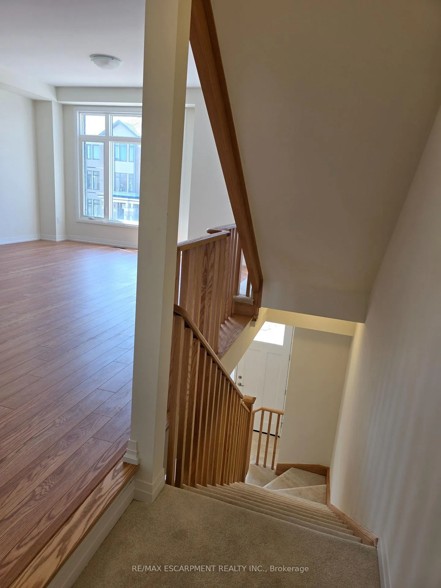Photo 12 of 464 Provident Way, Hamilton, Mount Hope — HOMEH