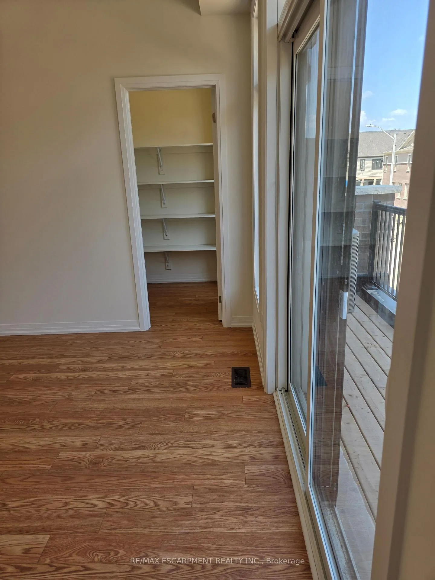 Photo 19 of 464 Provident Way, Hamilton, Mount Hope — HOMEH