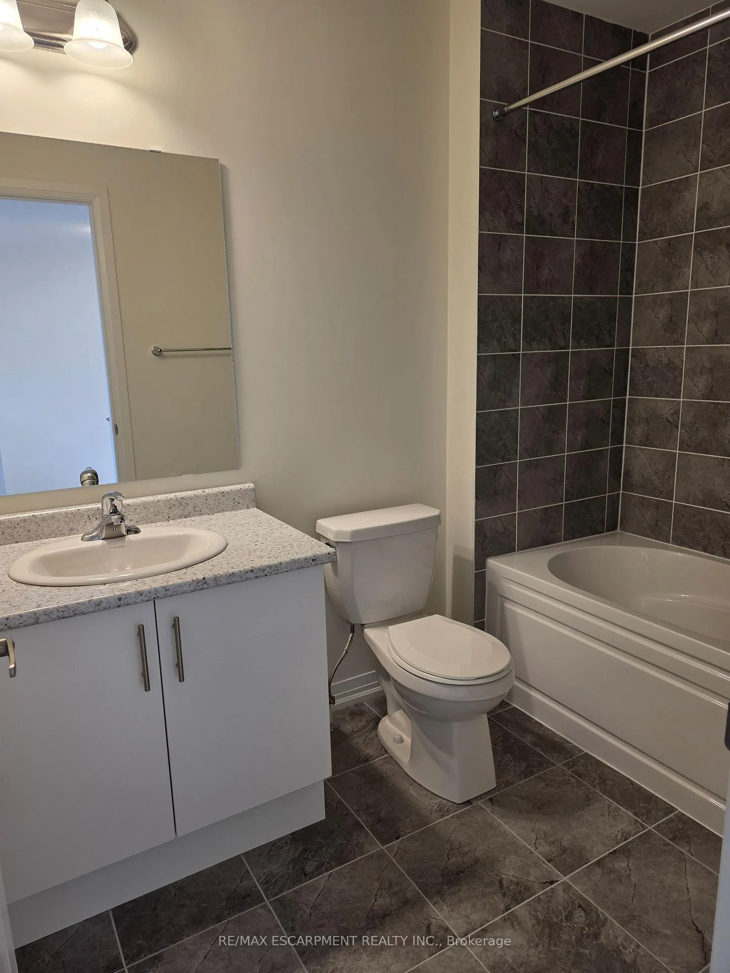 Photo 27 of 464 Provident Way, Hamilton, Mount Hope — HOMEH