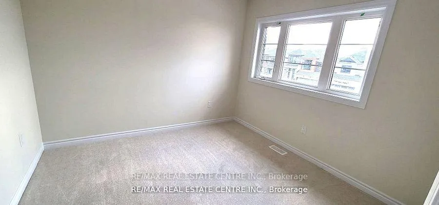 Photo 15 of 380 Barker Parkway, Thorold, Rolling Meadows — HOMEH